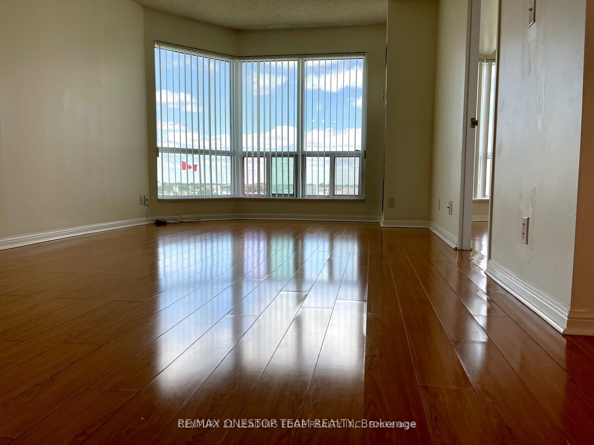 11 Lee Centre Dr, #708