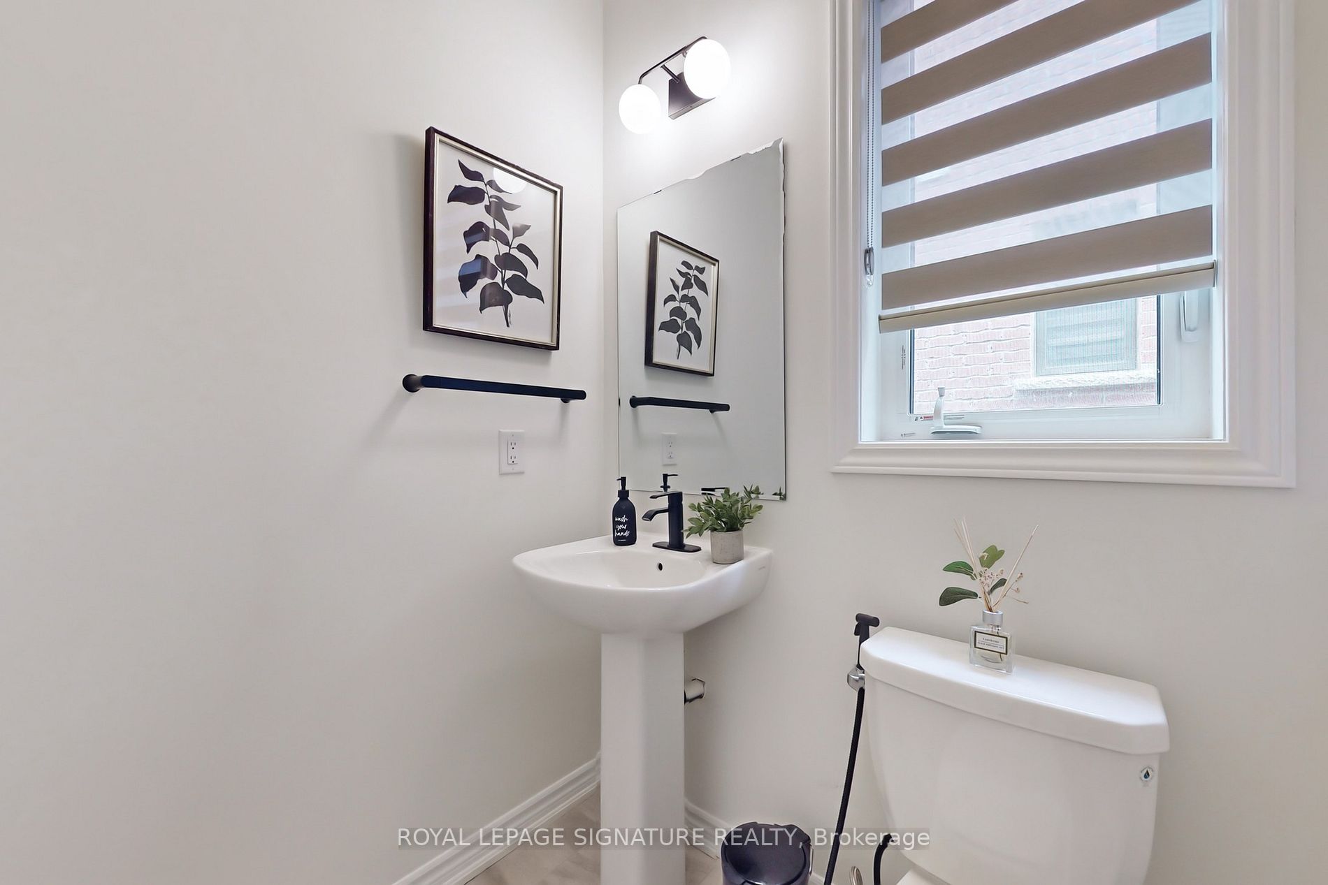 49 Broden Cres