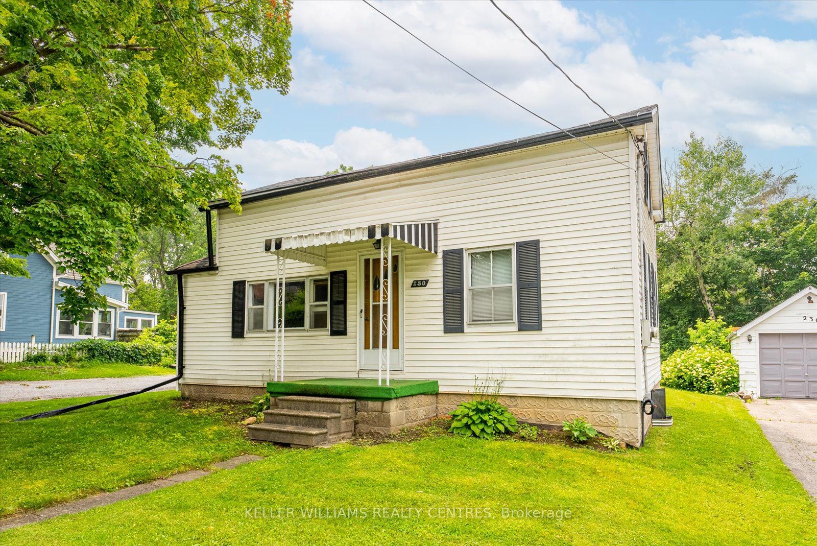 230 John St