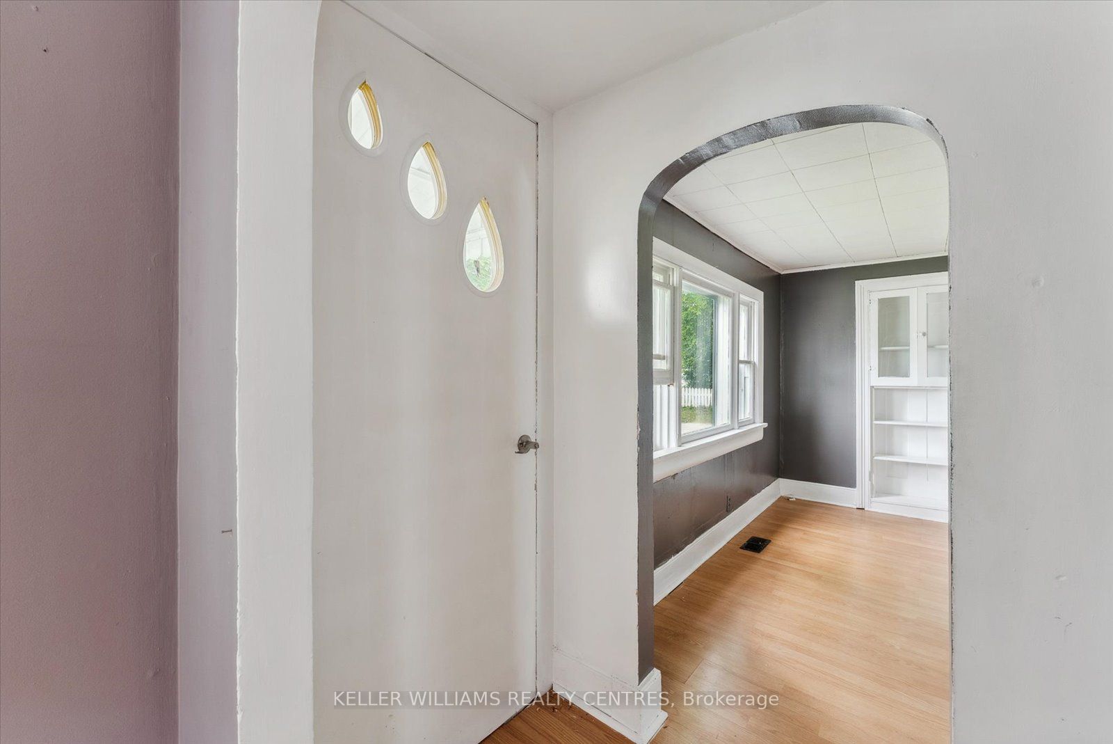230 John St