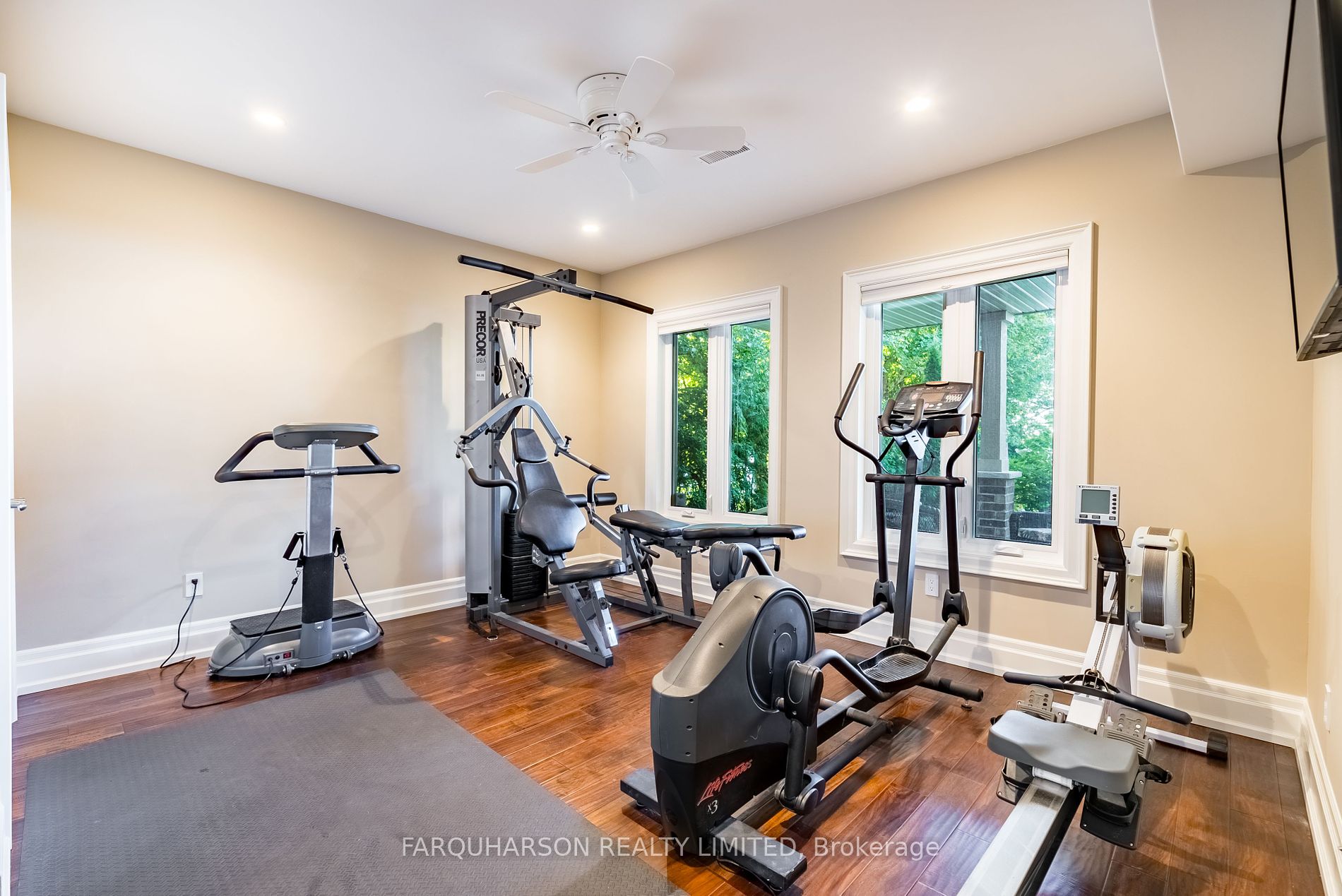 100 Ambleside Dr