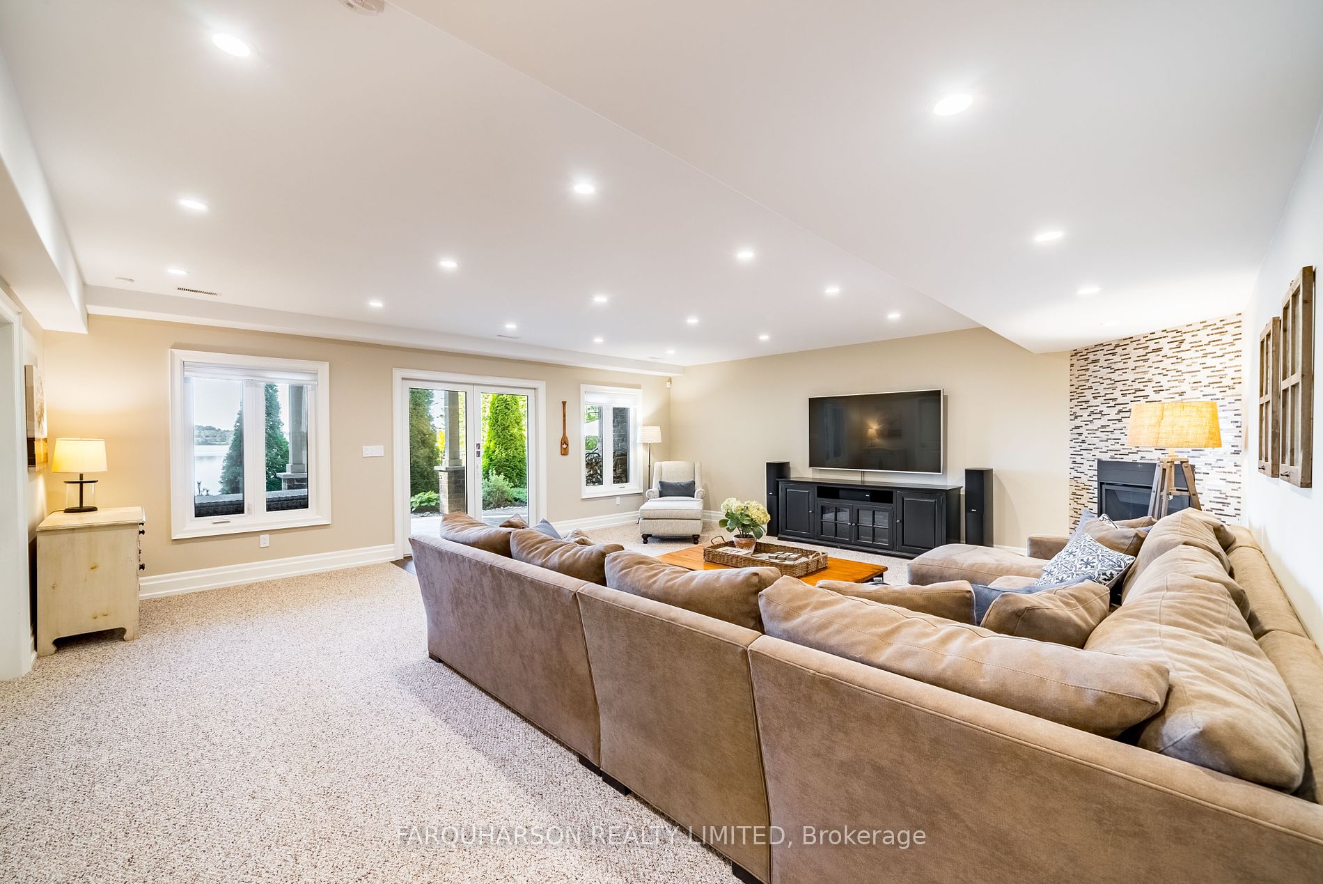 100 Ambleside Dr