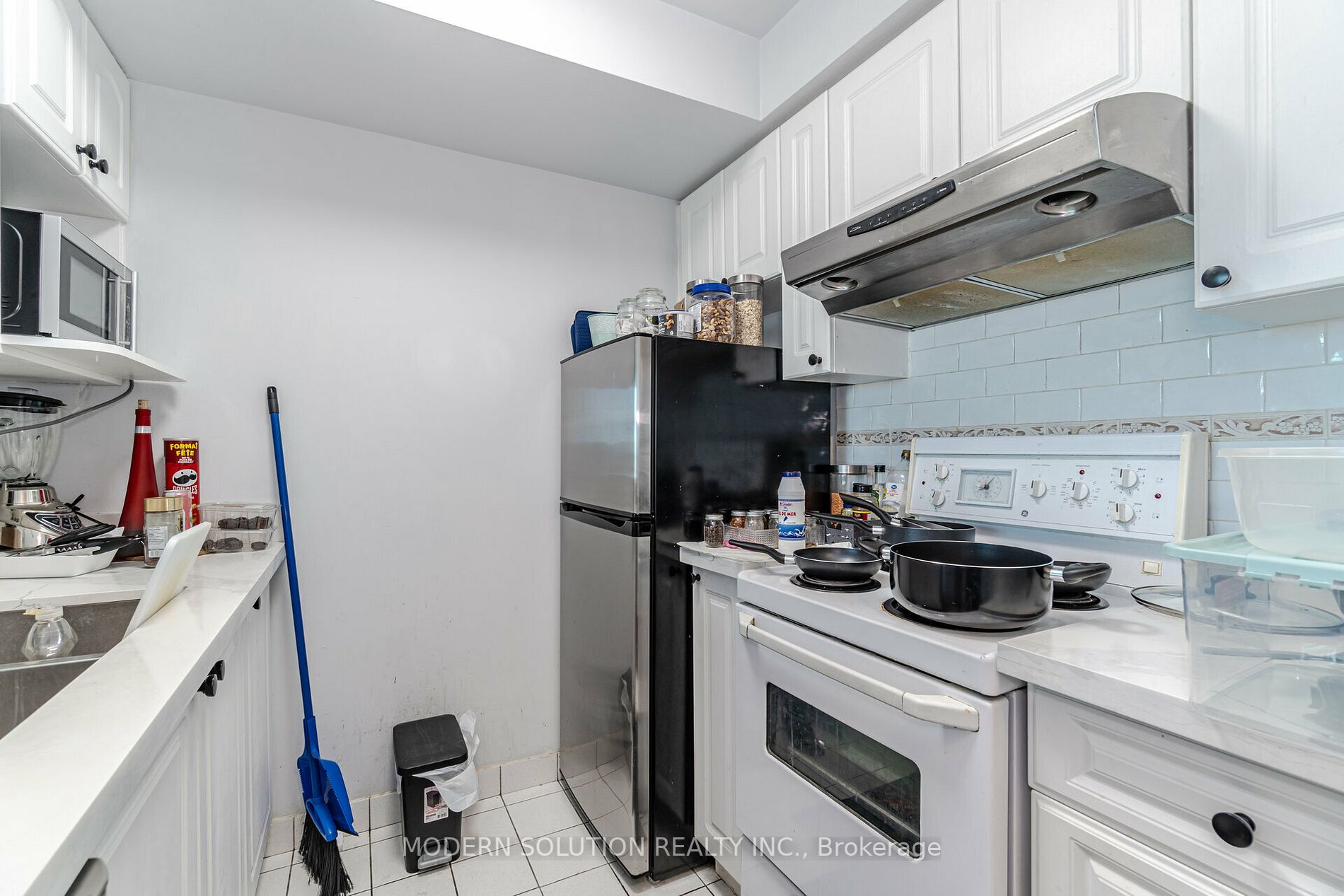 18 Lee Centre Dr, #1213