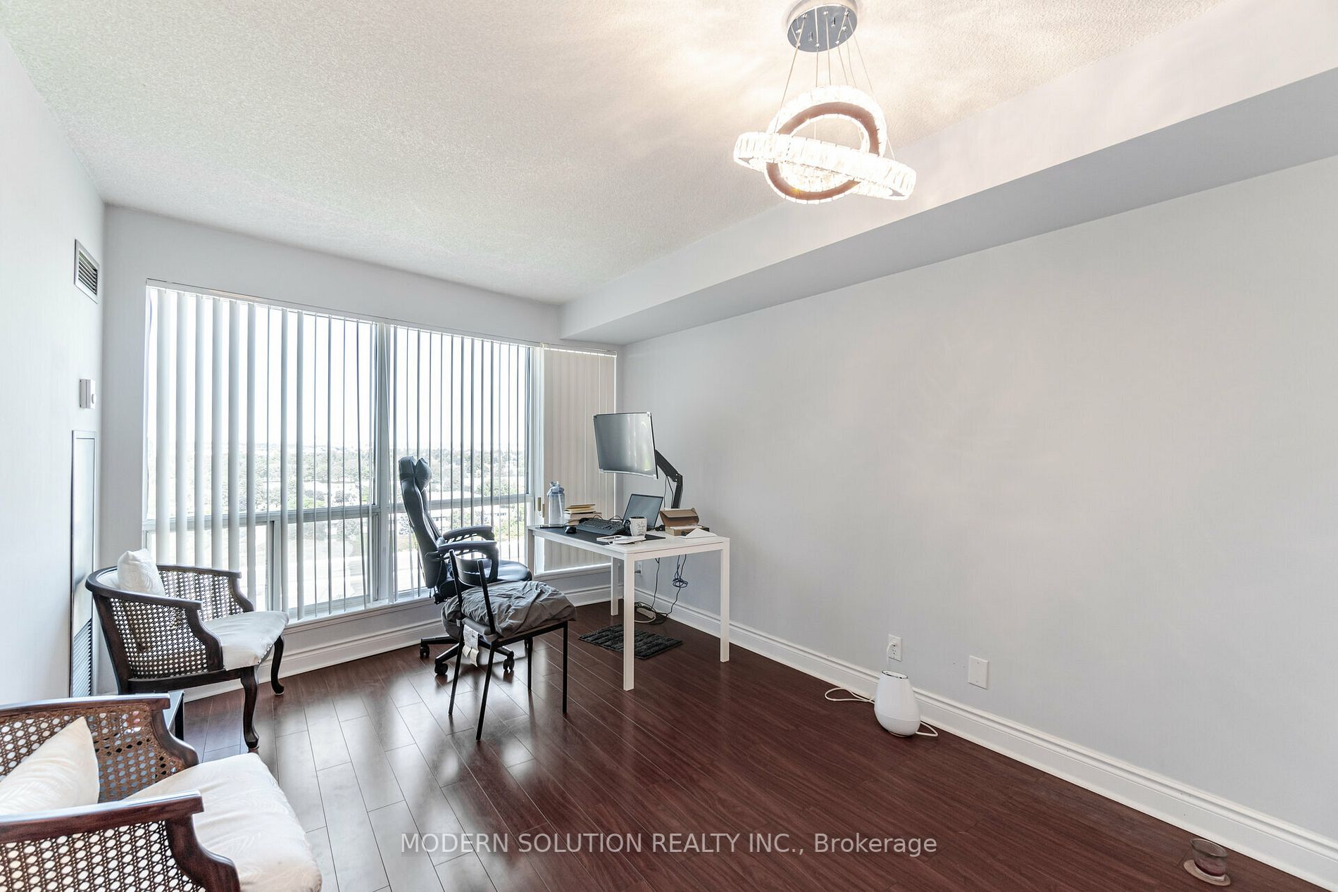 18 Lee Centre Dr, #1213