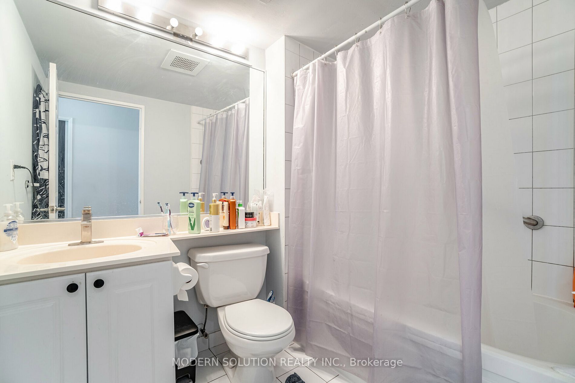 18 Lee Centre Dr, #1213