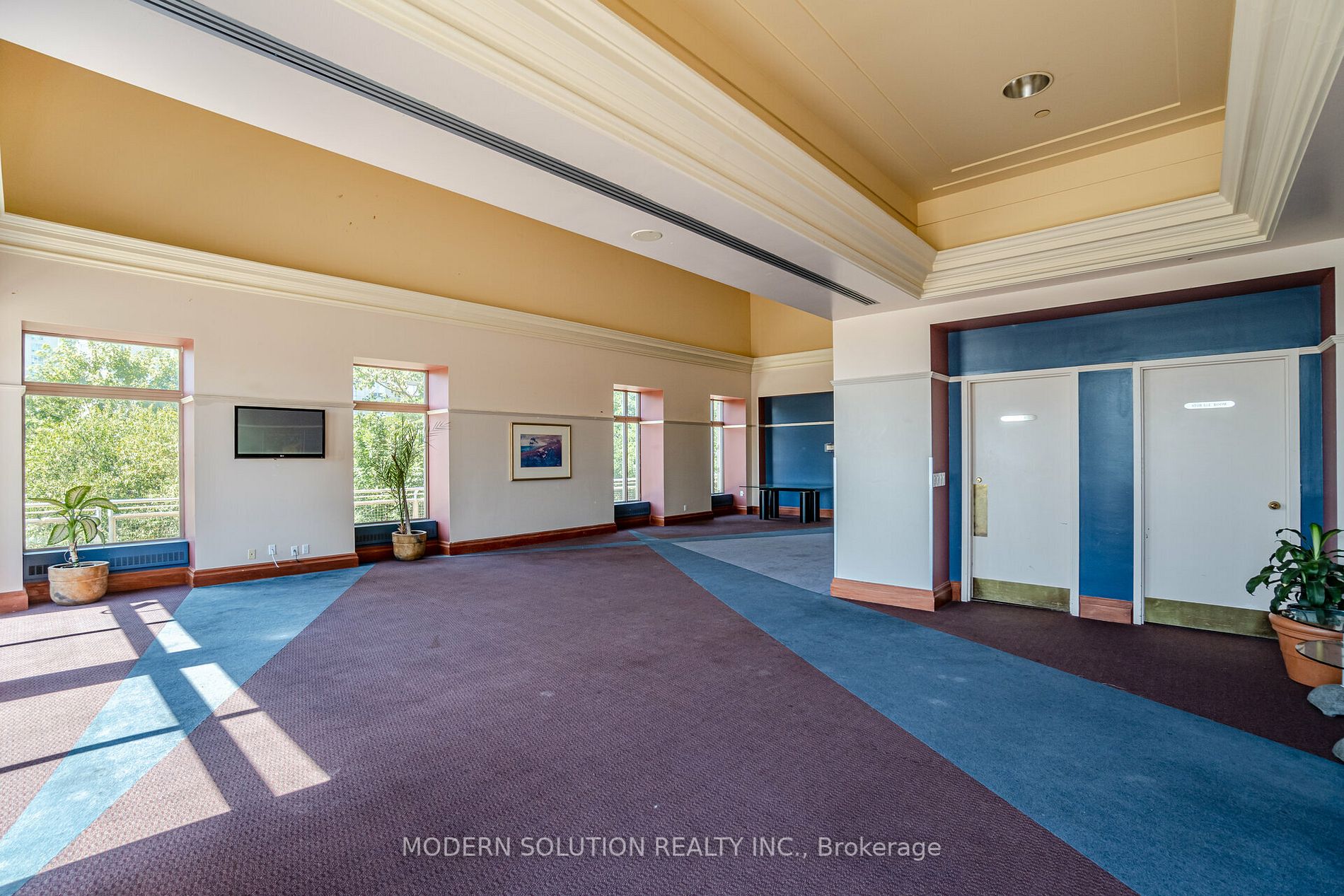 18 Lee Centre Dr, #1213