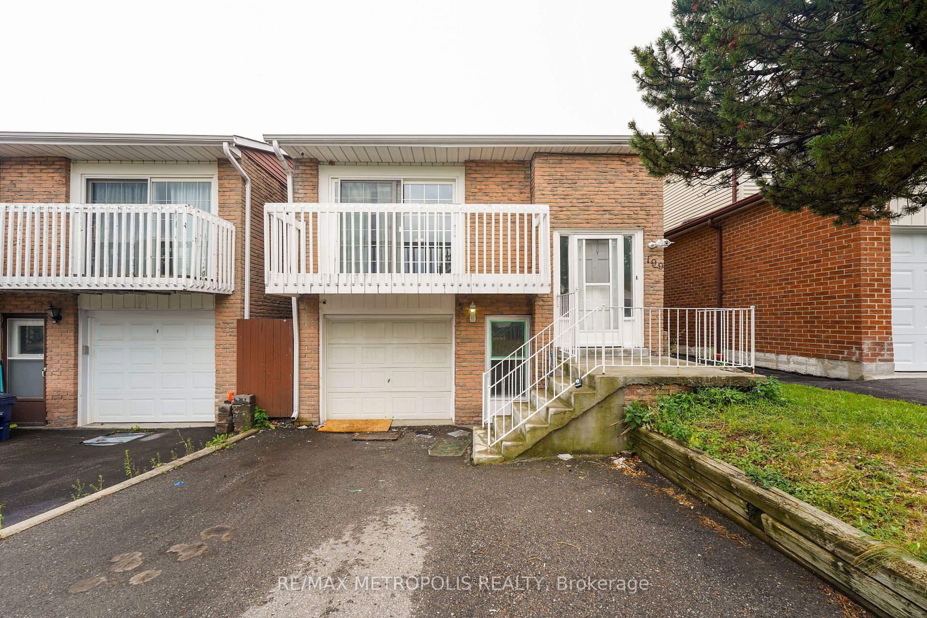 199 Invergordon Ave