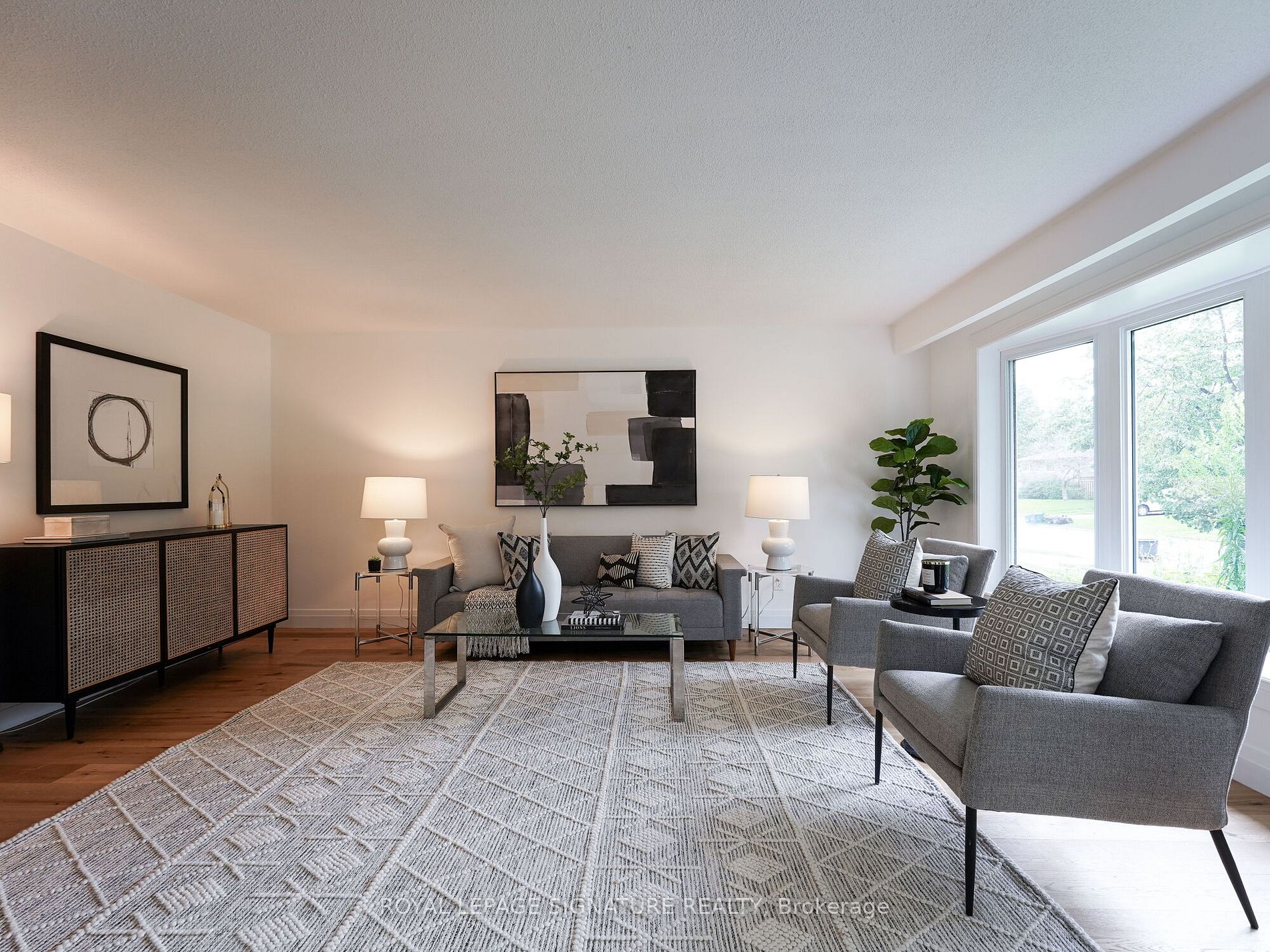 27 Lewin Cres
