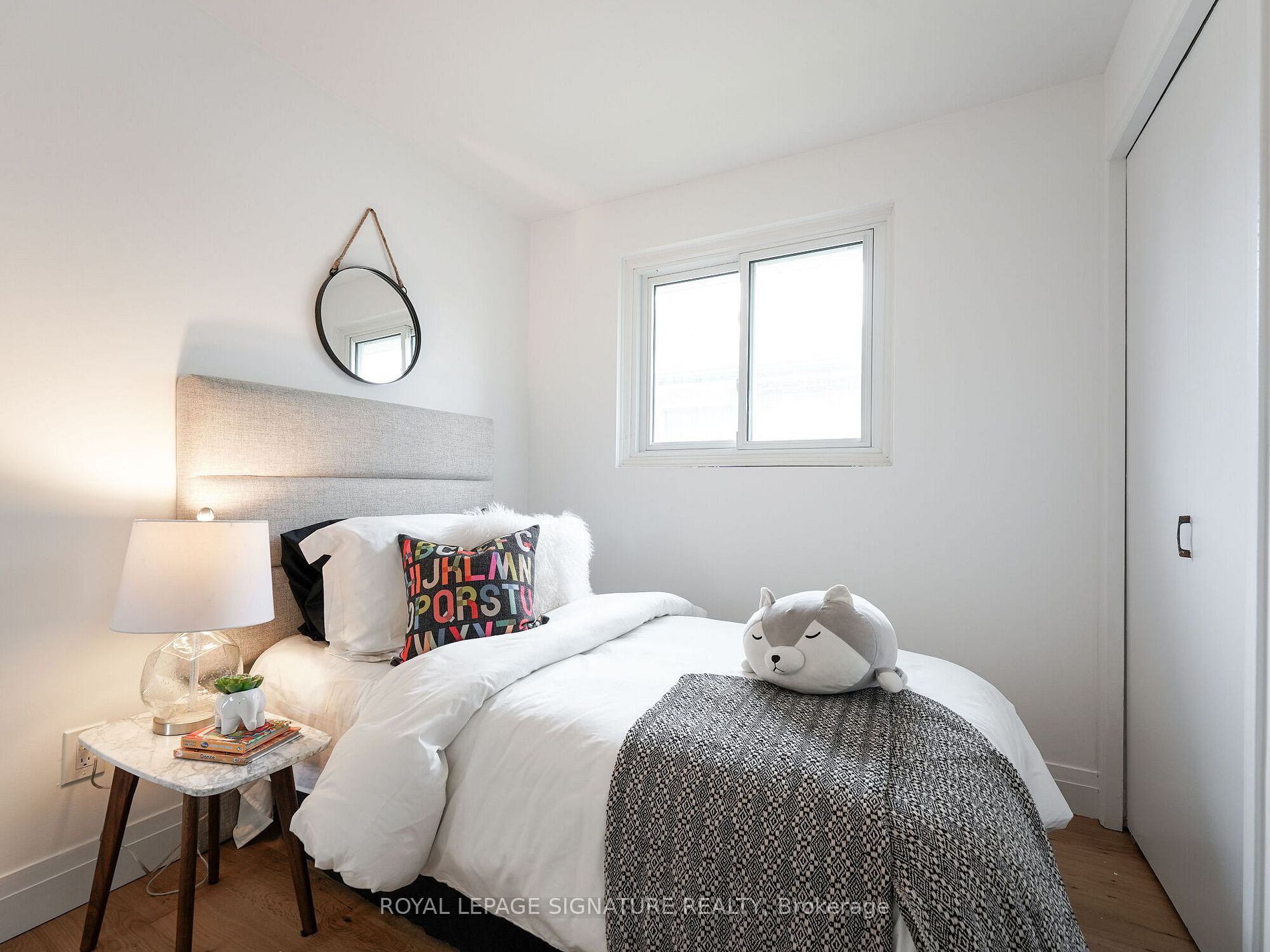 27 Lewin Cres