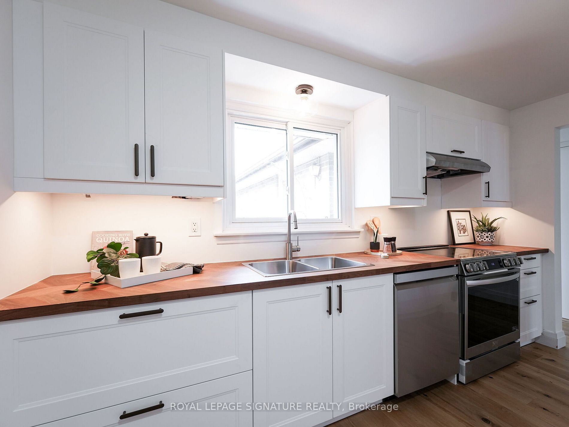 27 Lewin Cres