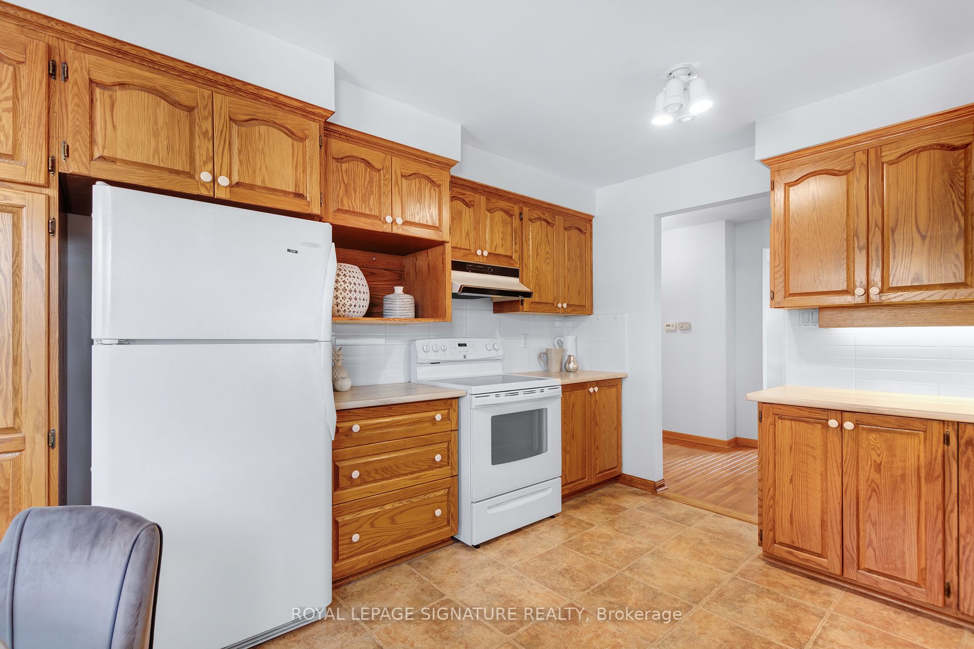 4 Silvertip Cres