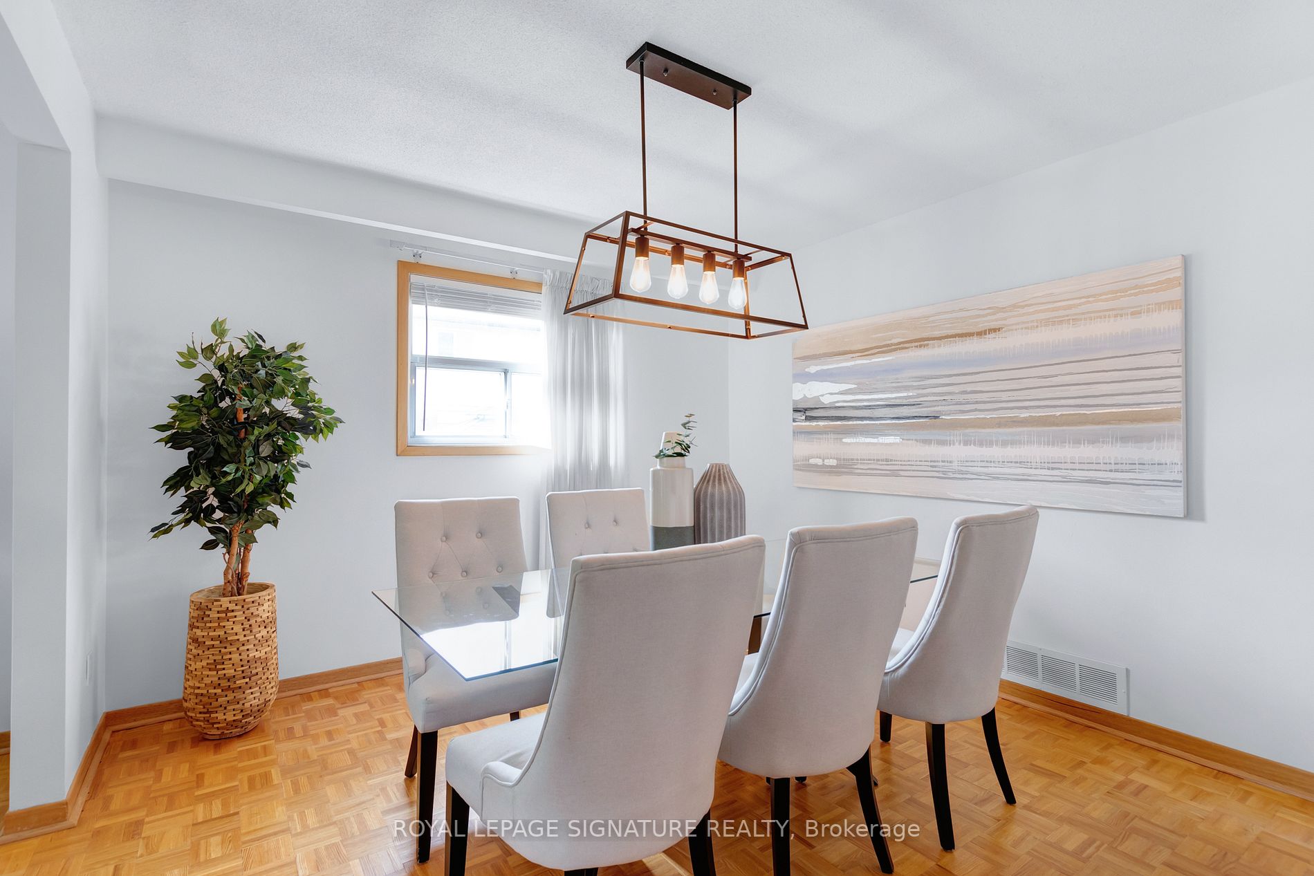 4 Silvertip Cres
