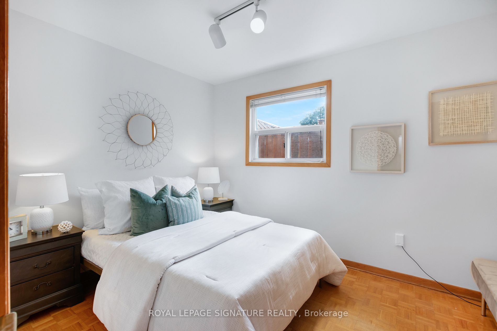 4 Silvertip Cres