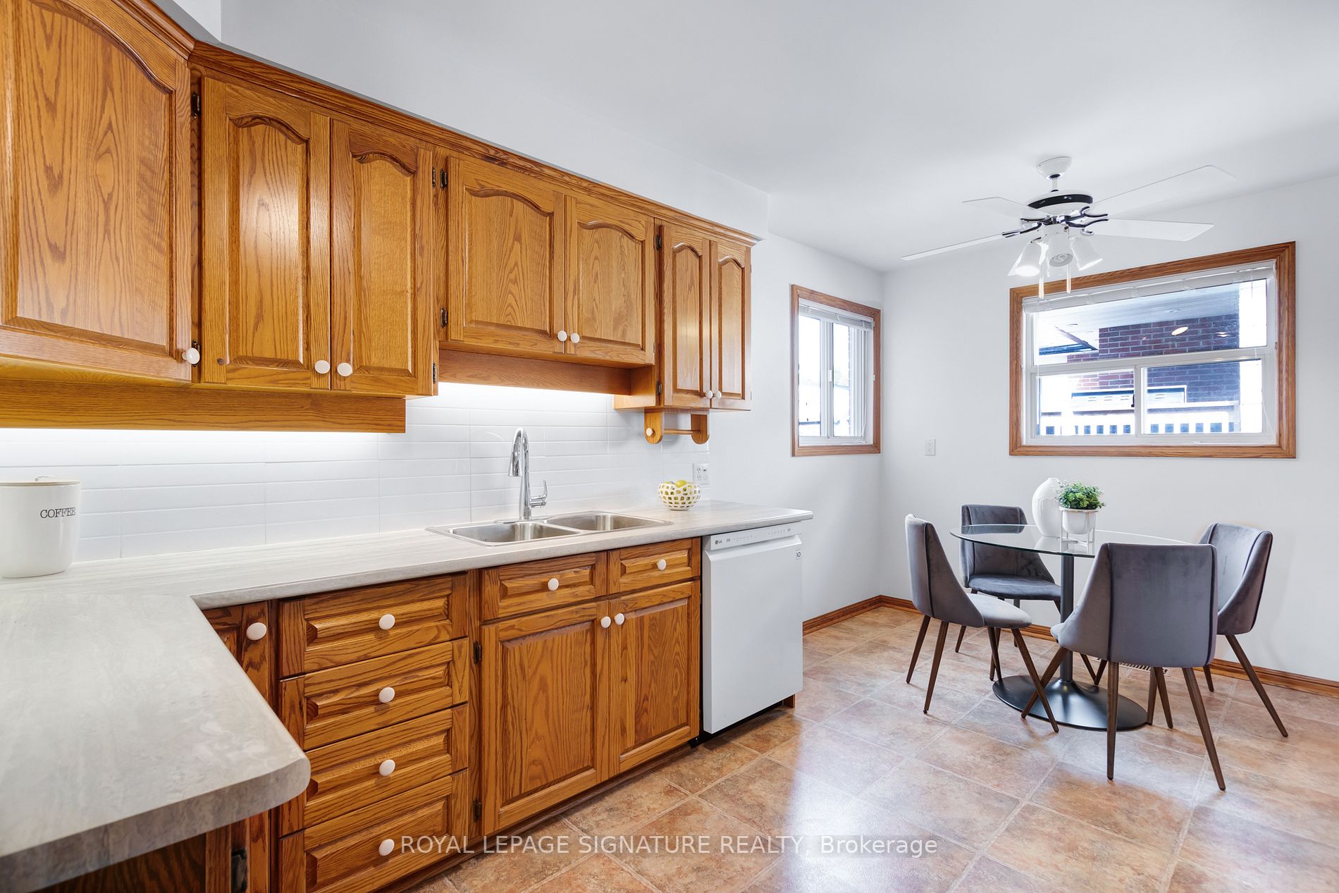 4 Silvertip Cres