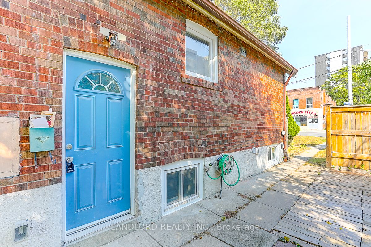 1206 Broadview Avenue, #Lower