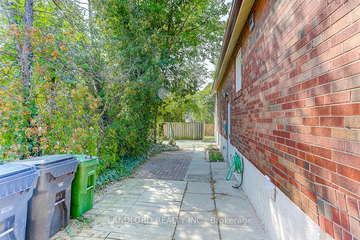 1206 Broadview Avenue, #Lower