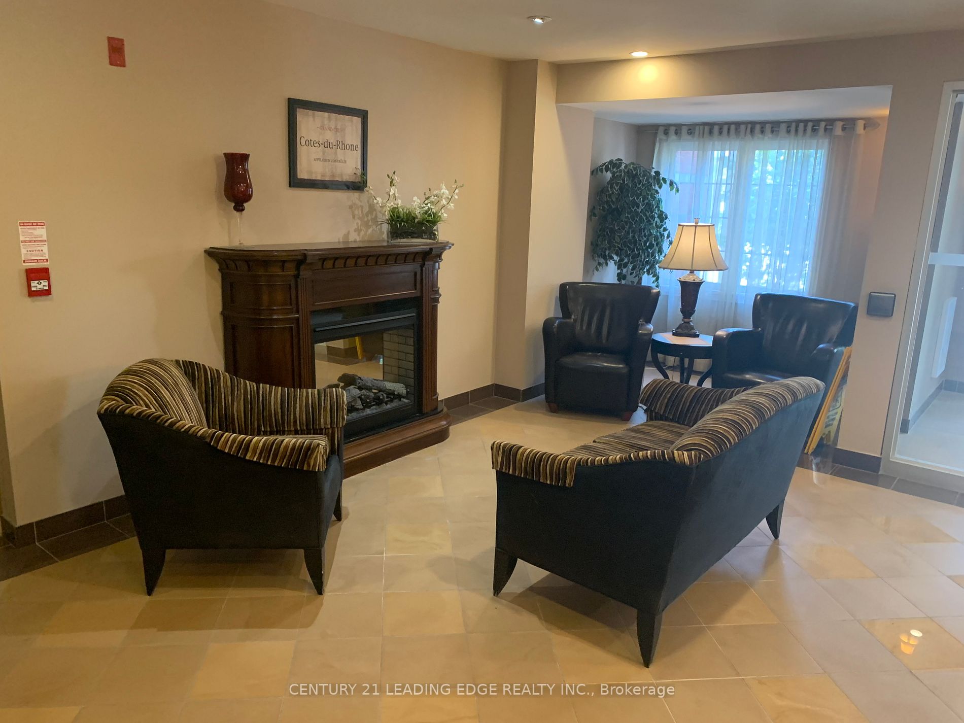 61 Clarington Blvd, #208