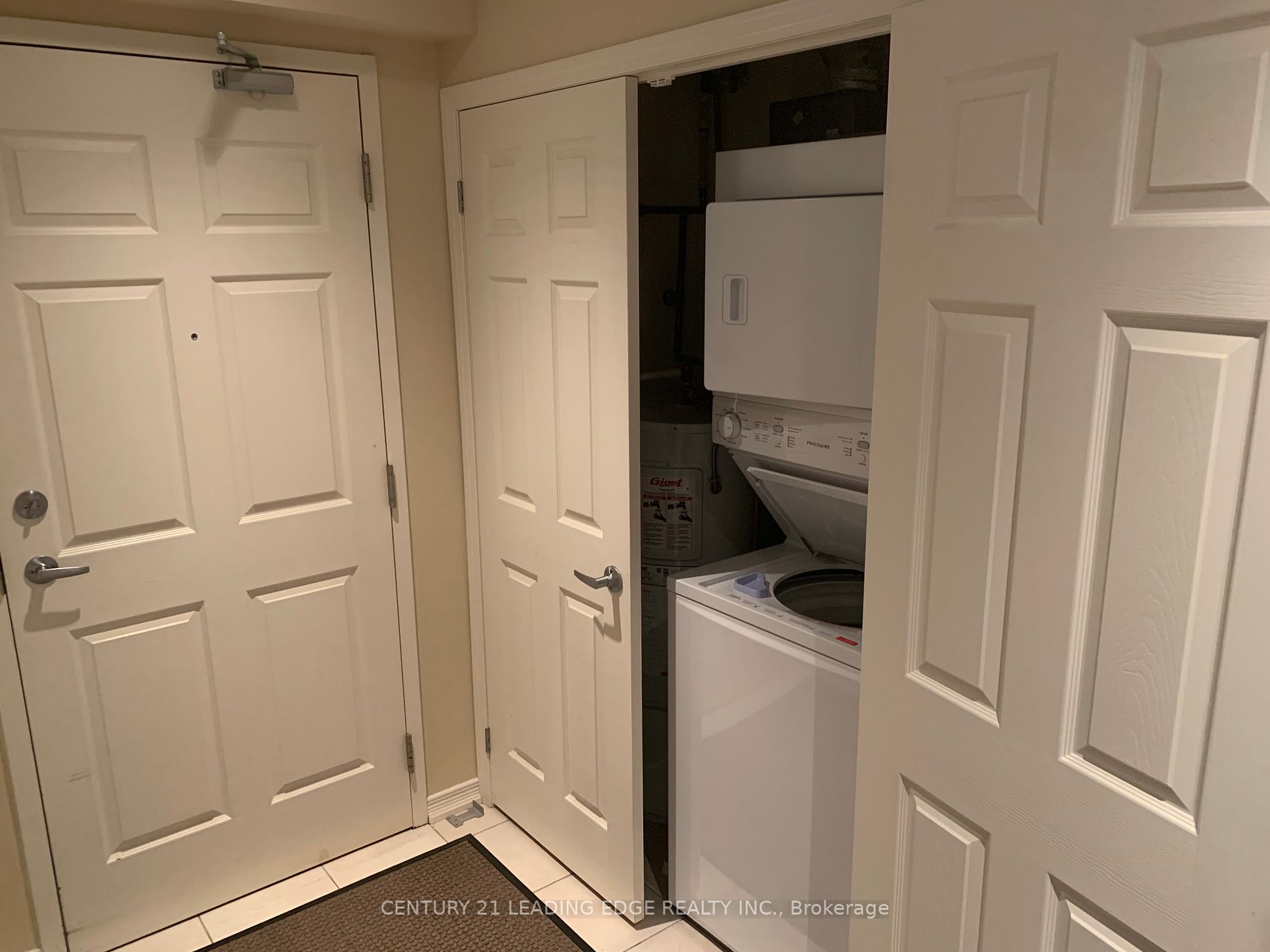 61 Clarington Blvd, #208