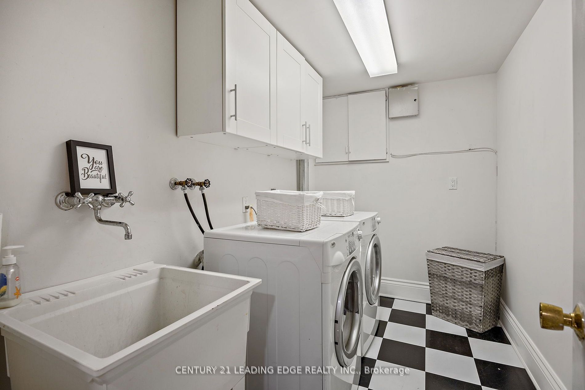 28 Humphrey Dr