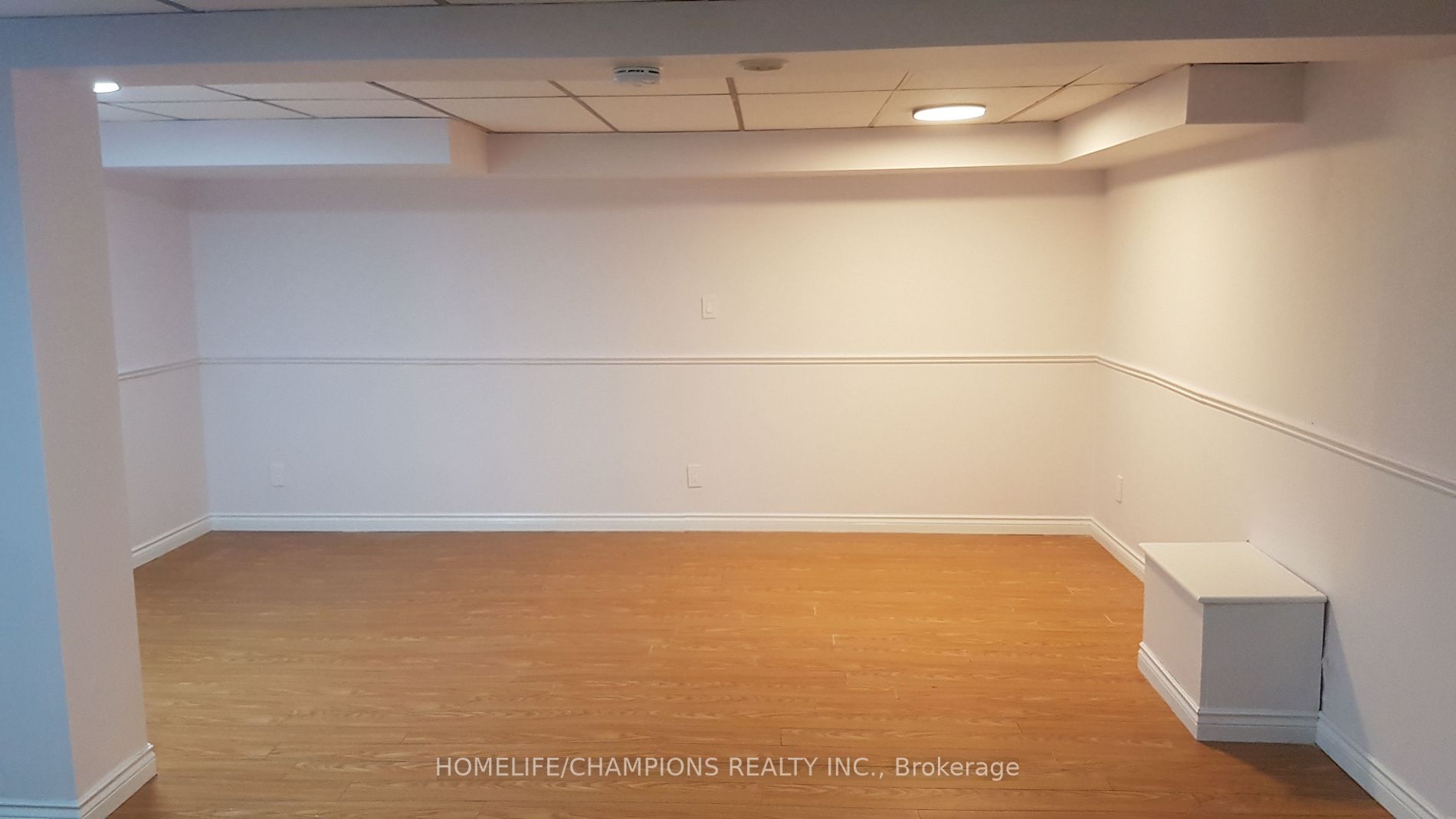15 Stonehenge Crescent