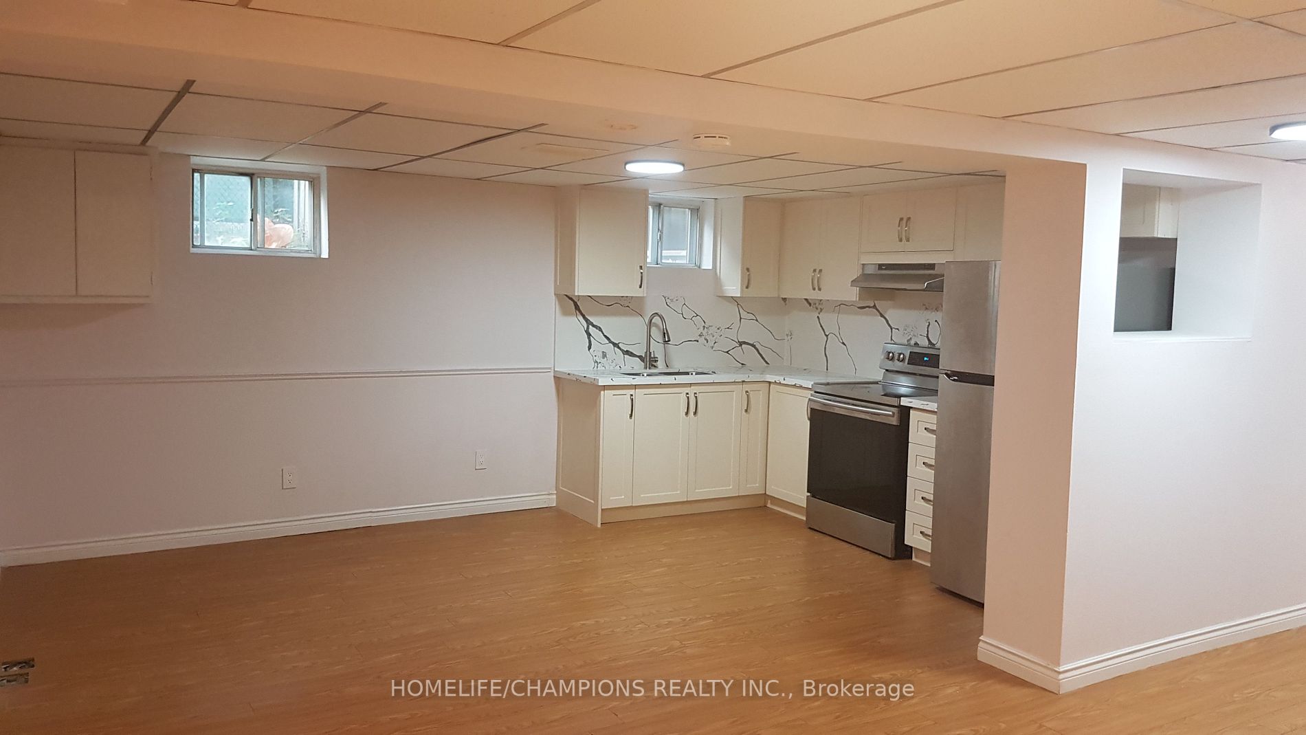15 Stonehenge Crescent