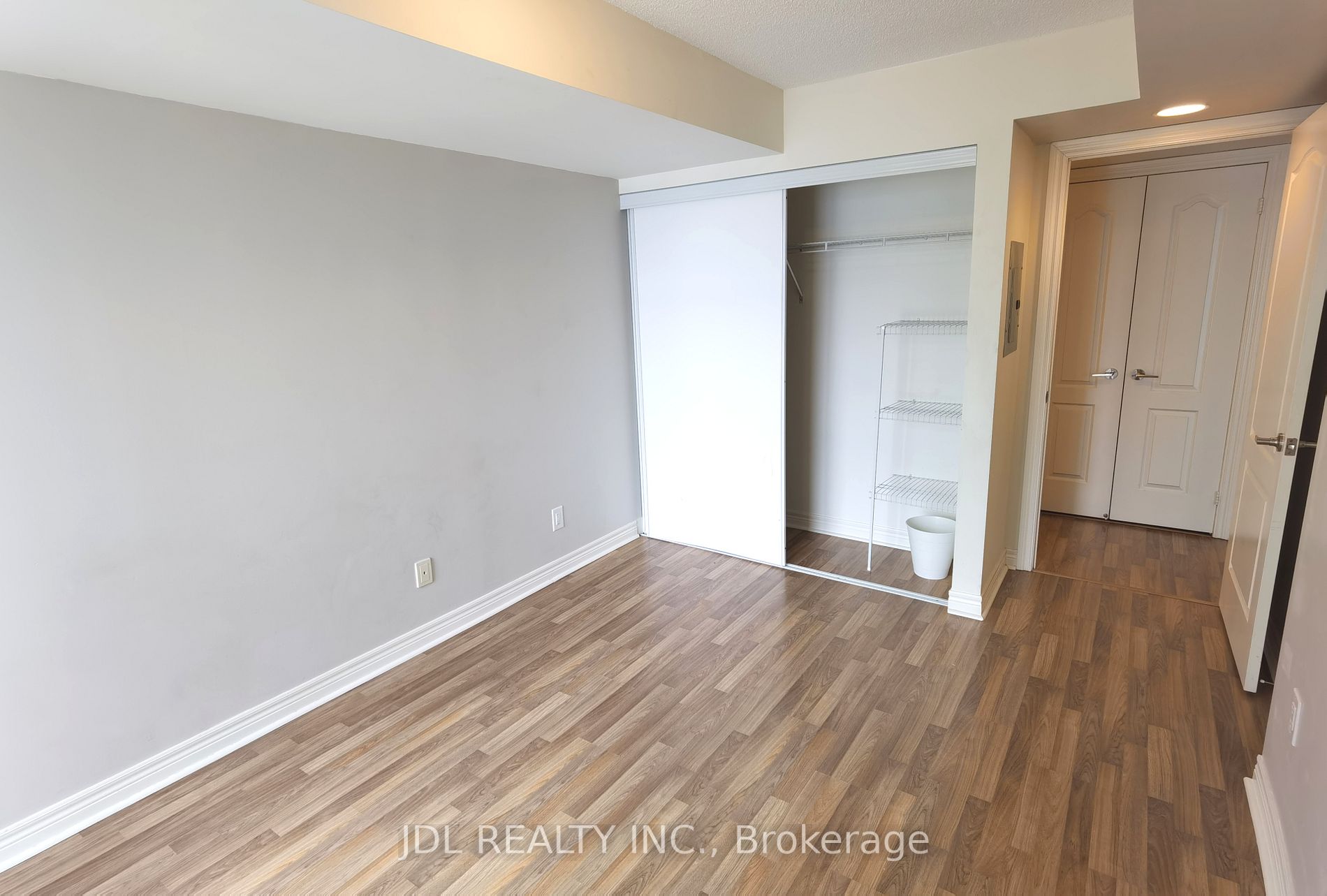 60 Town Centre Crt, #2706