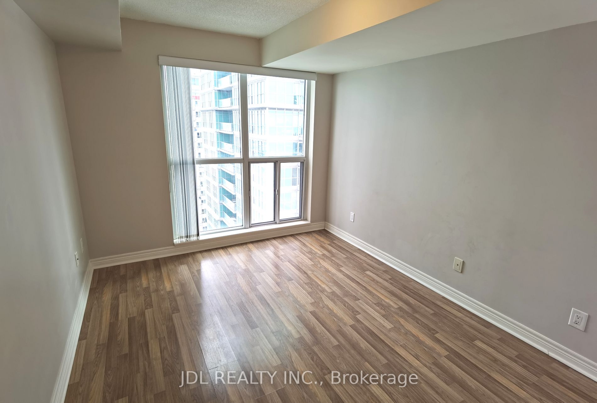 60 Town Centre Crt, #2706