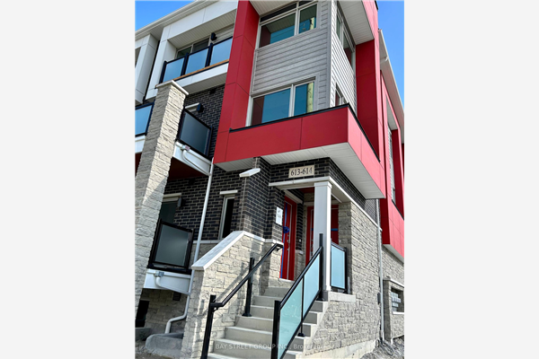 1034 Reflection Pl, Pickering