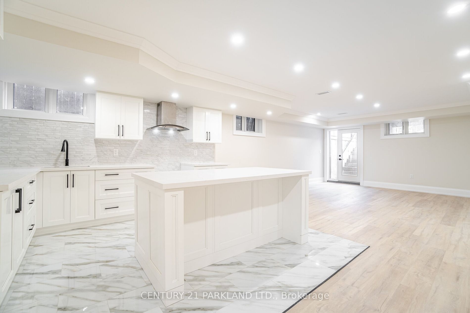 21 Falaise Rd