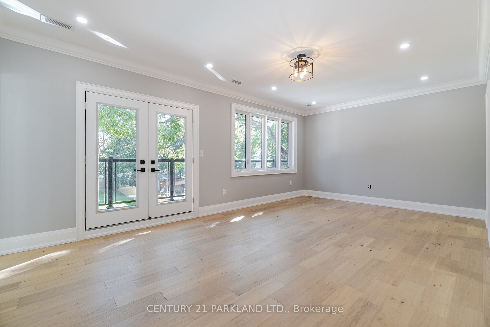 21 Falaise Rd