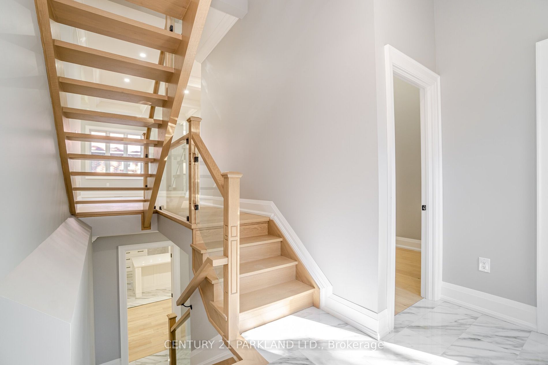 21 Falaise Rd