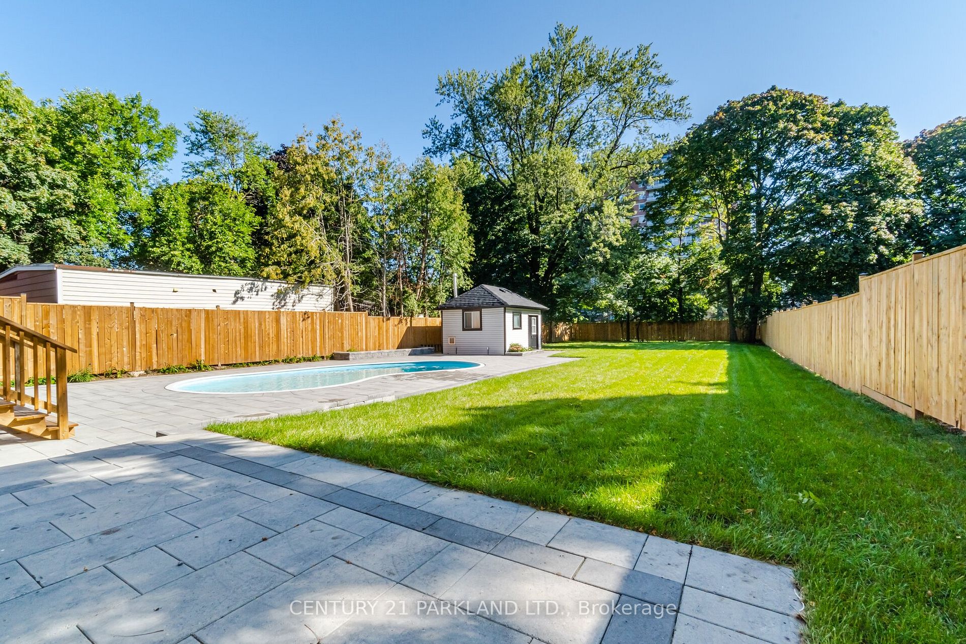 21 Falaise Rd