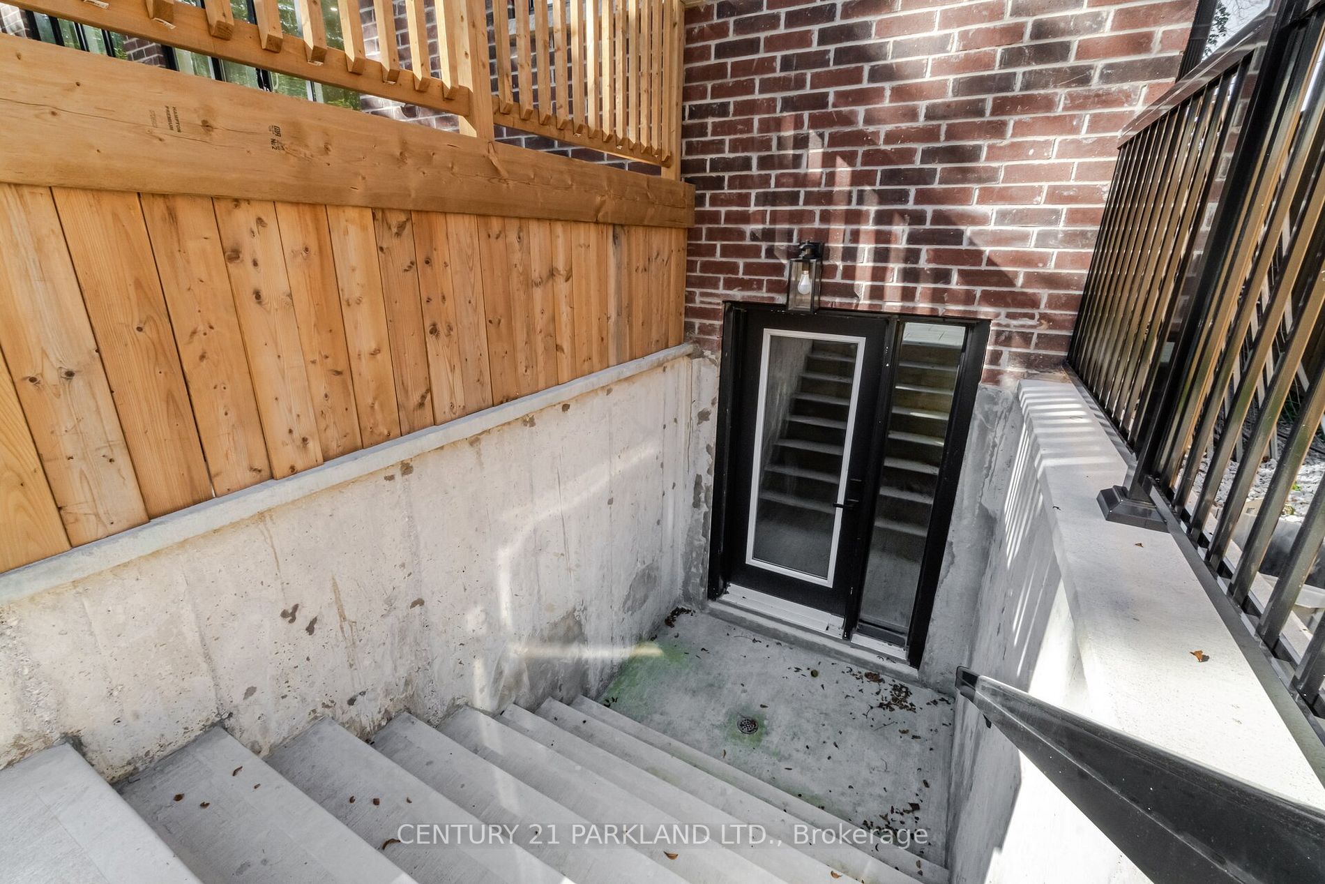 21 Falaise Rd