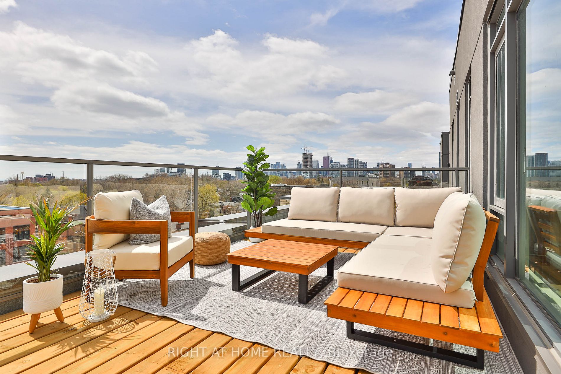 495 Logan Ave, #Ph 4