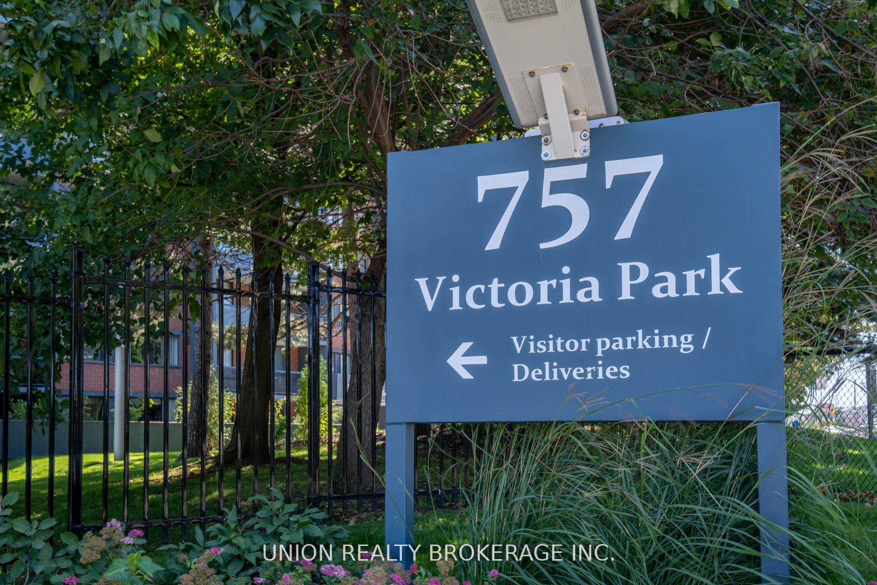 757 Victoria Park Avenue, #1008