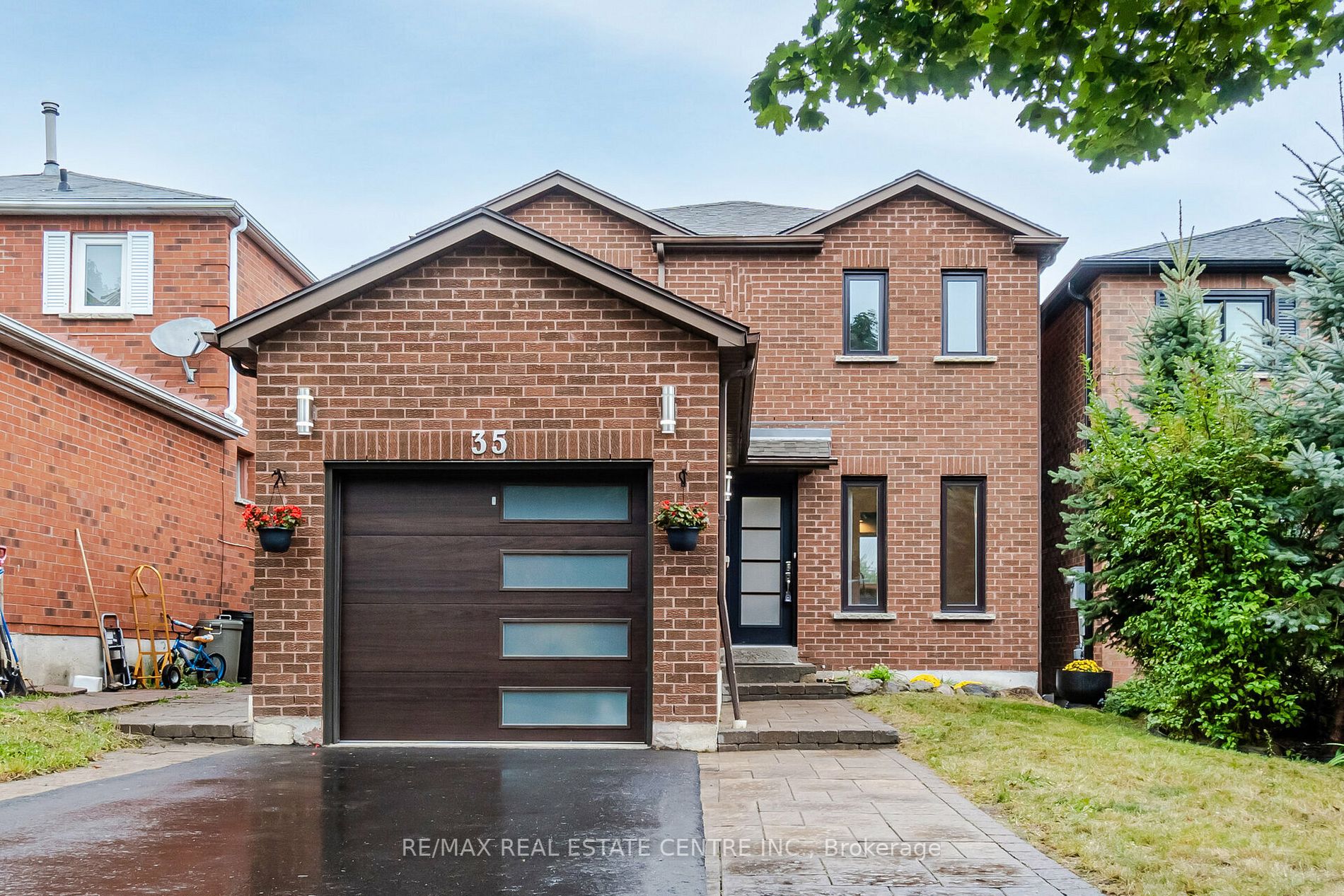 35 Fernbank Pl