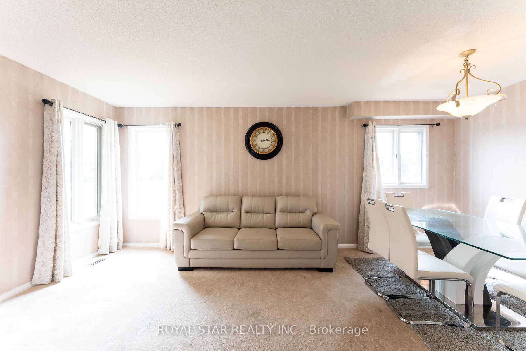115 Wilkins Cres