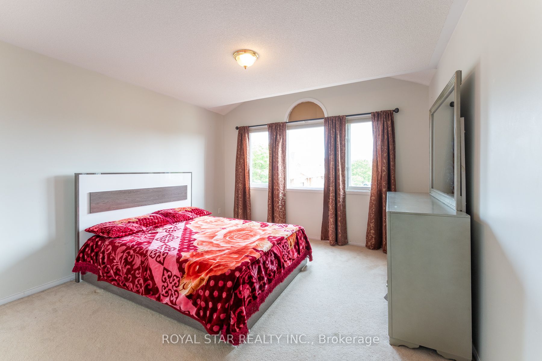 115 Wilkins Cres