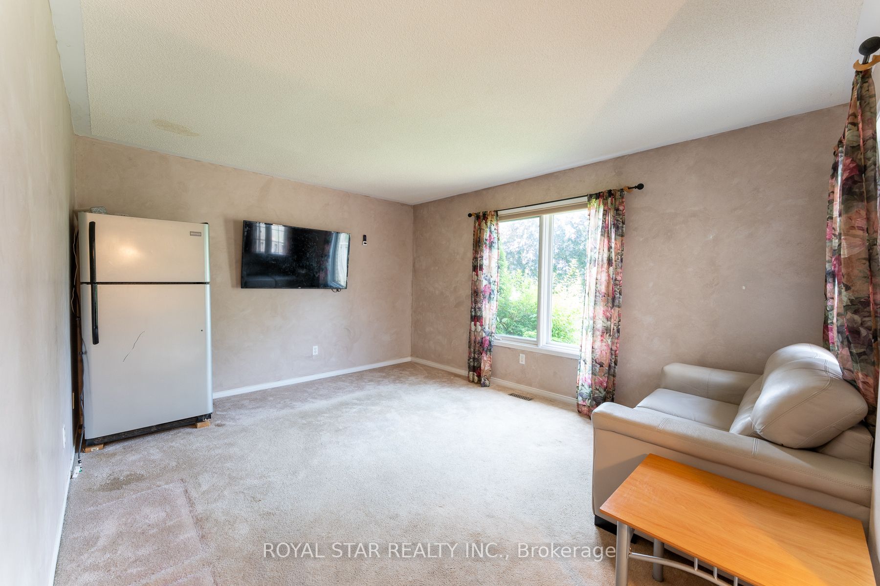 115 Wilkins Cres
