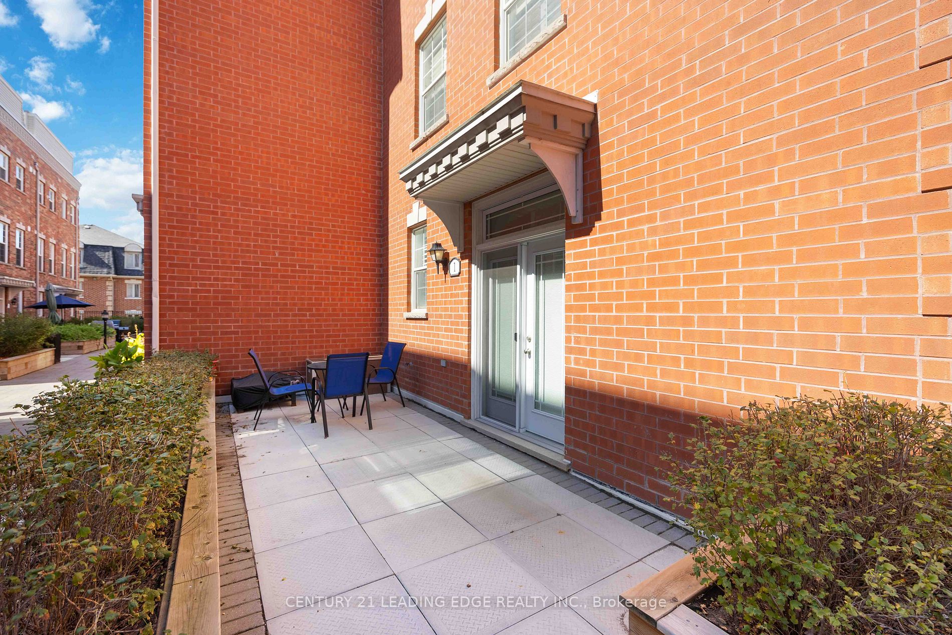 1 FAIRHEAD Mews