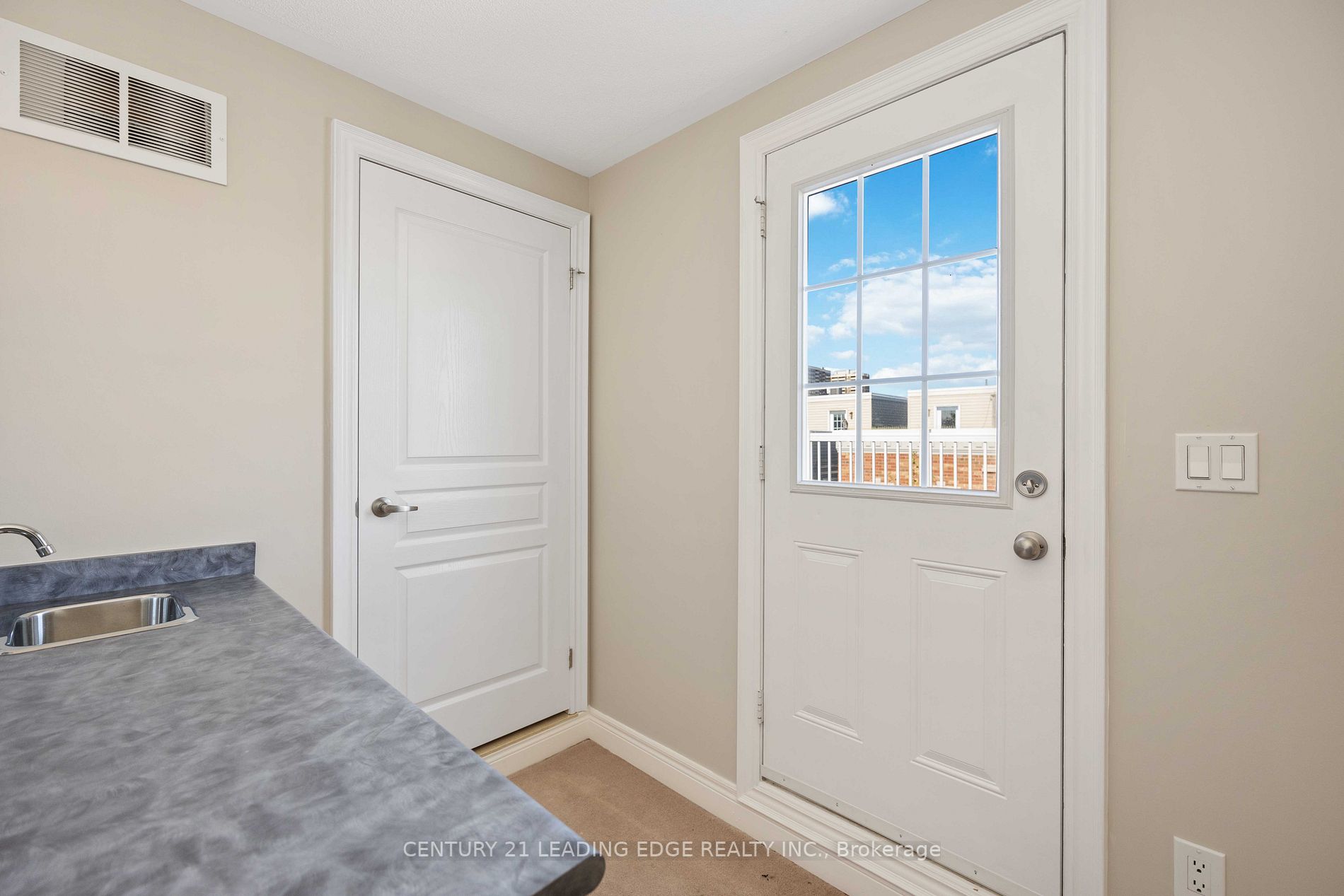1 FAIRHEAD Mews