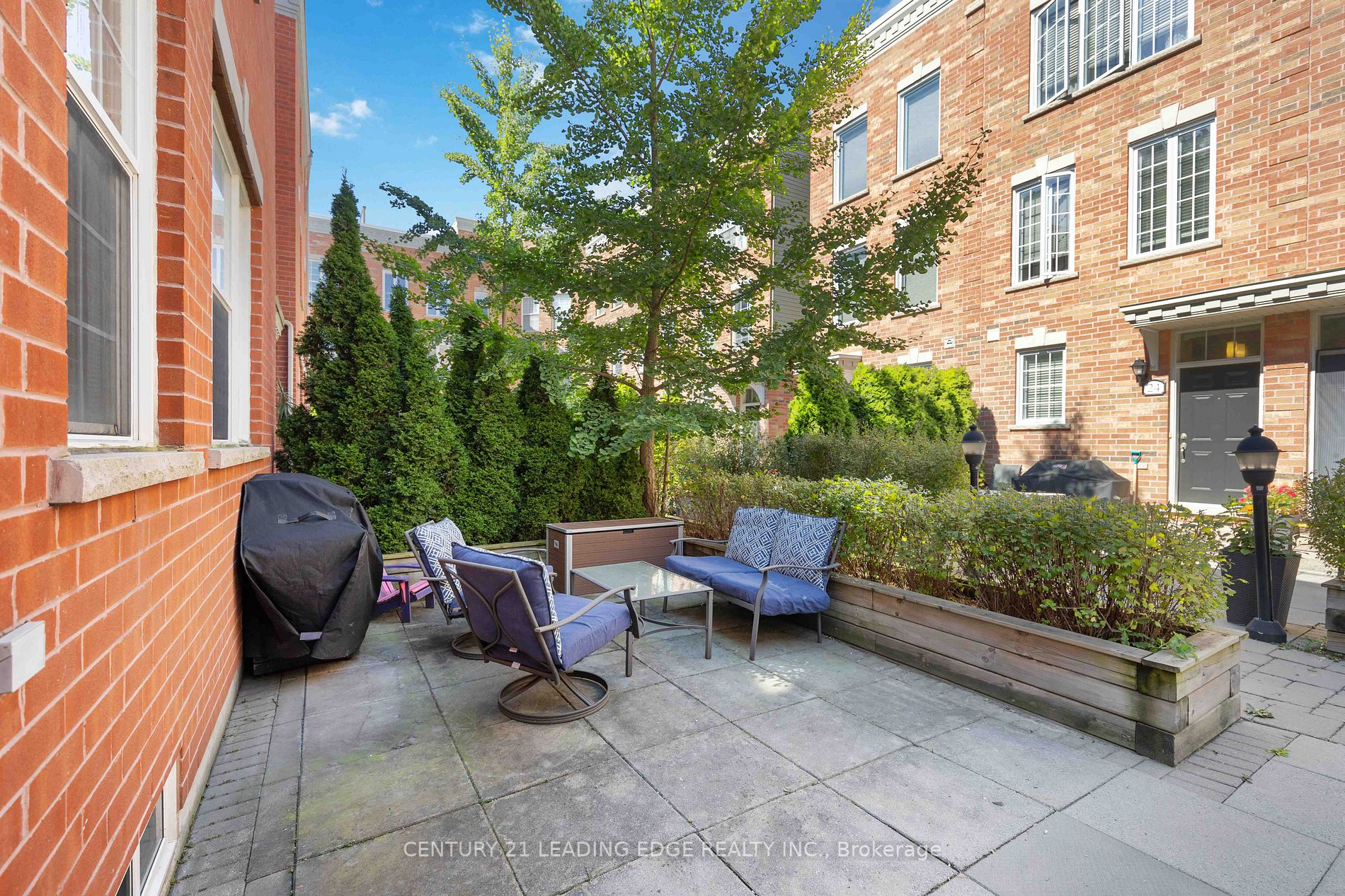 1 FAIRHEAD Mews