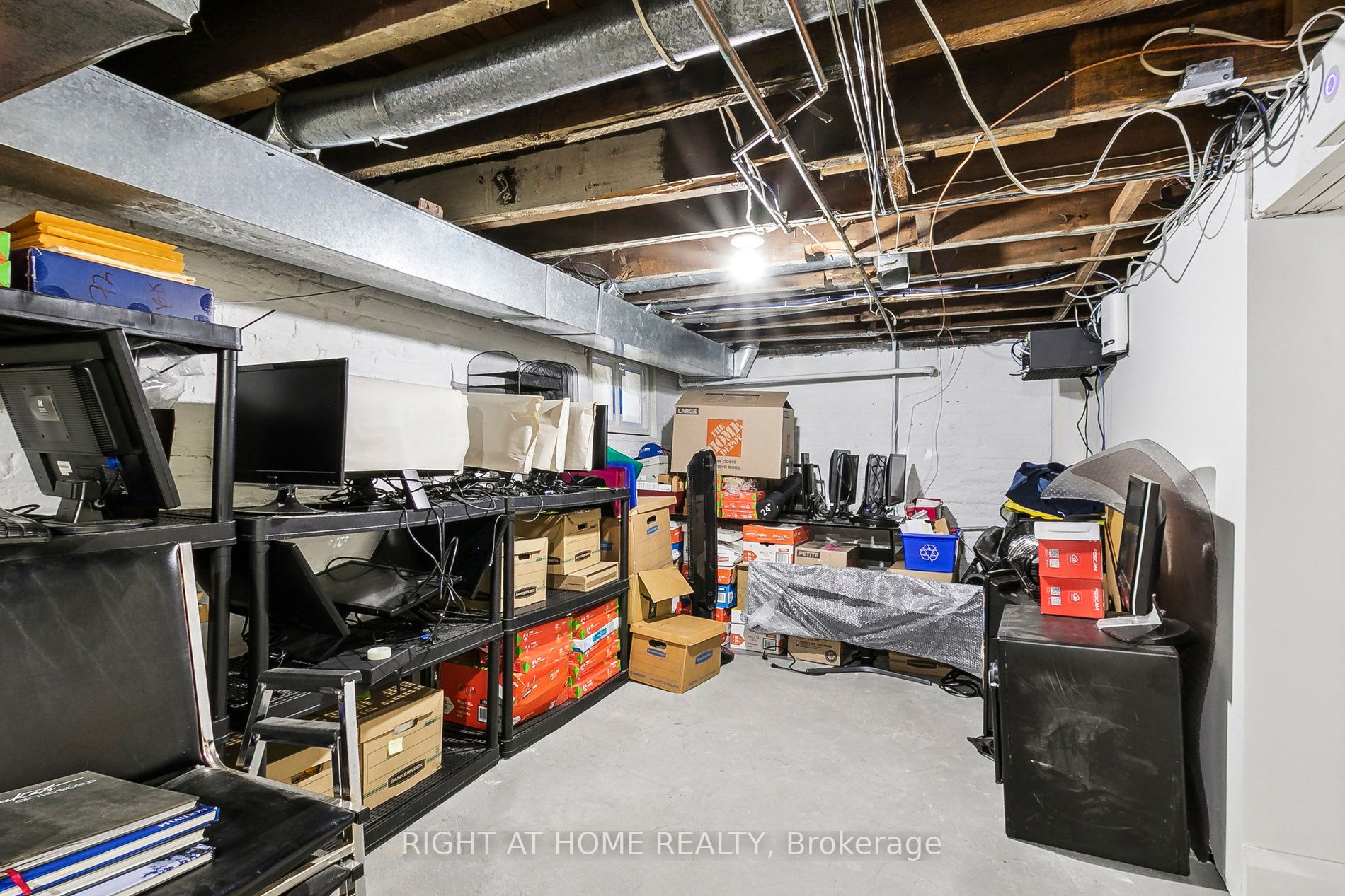 1055 Woodbine Ave