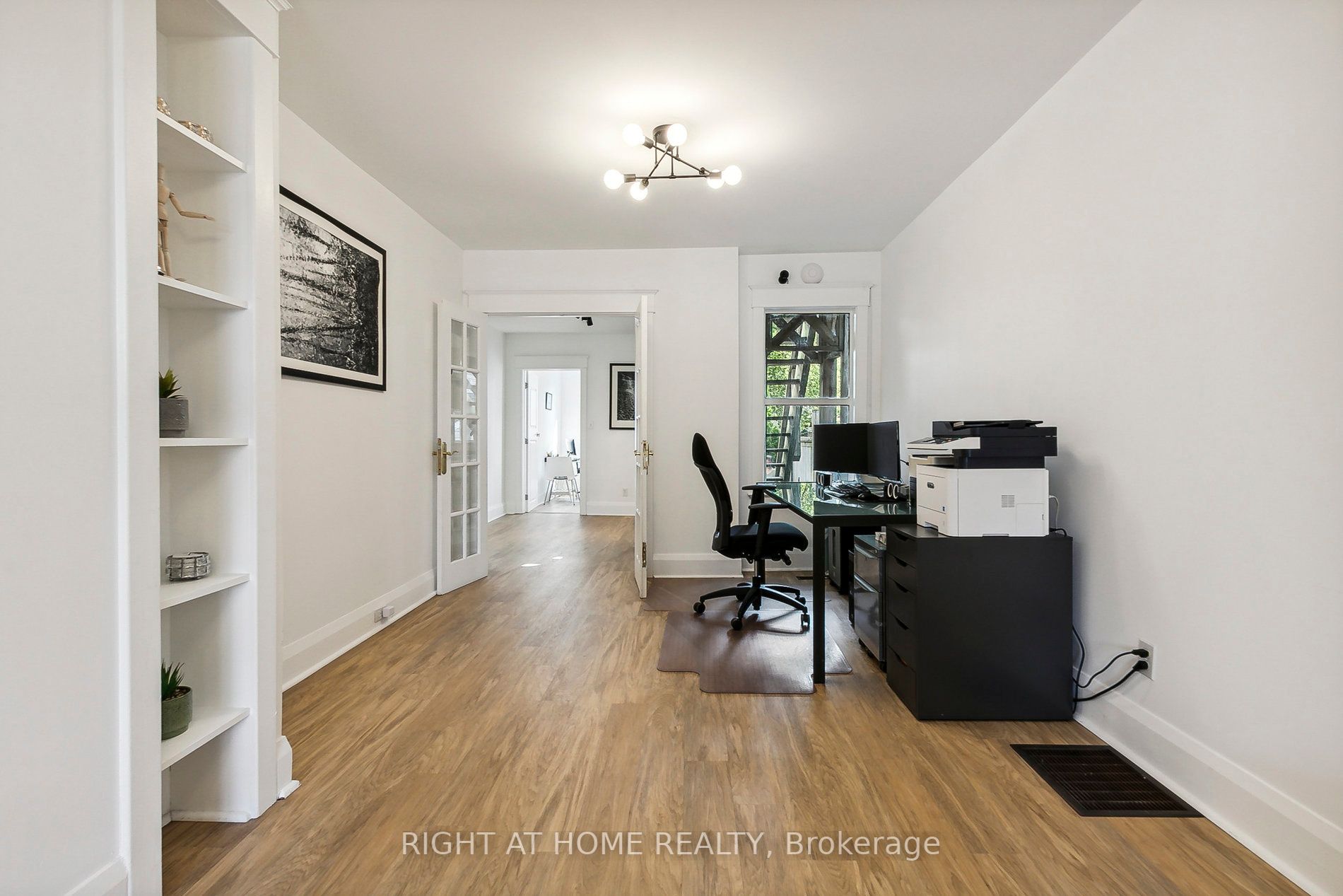 1055 Woodbine Ave