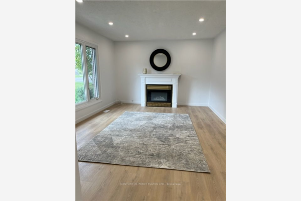 597 Marksbury Rd, Pickering