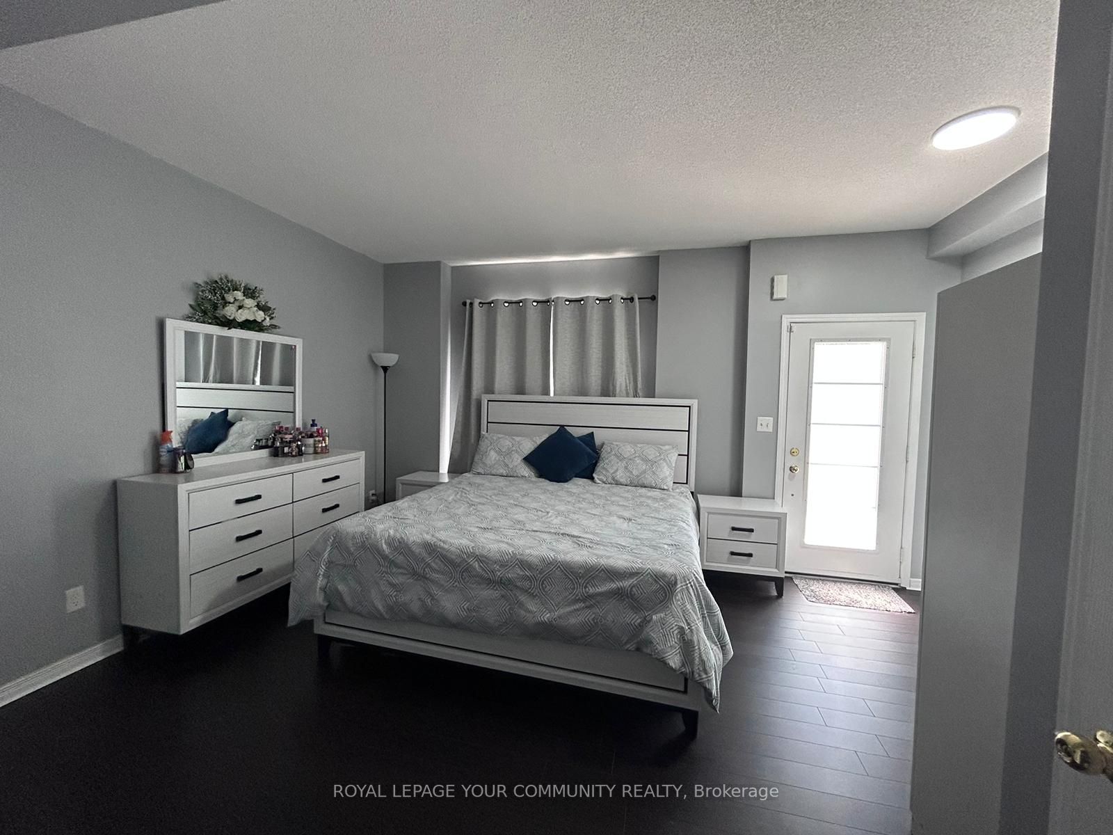 162 Bayly Street W