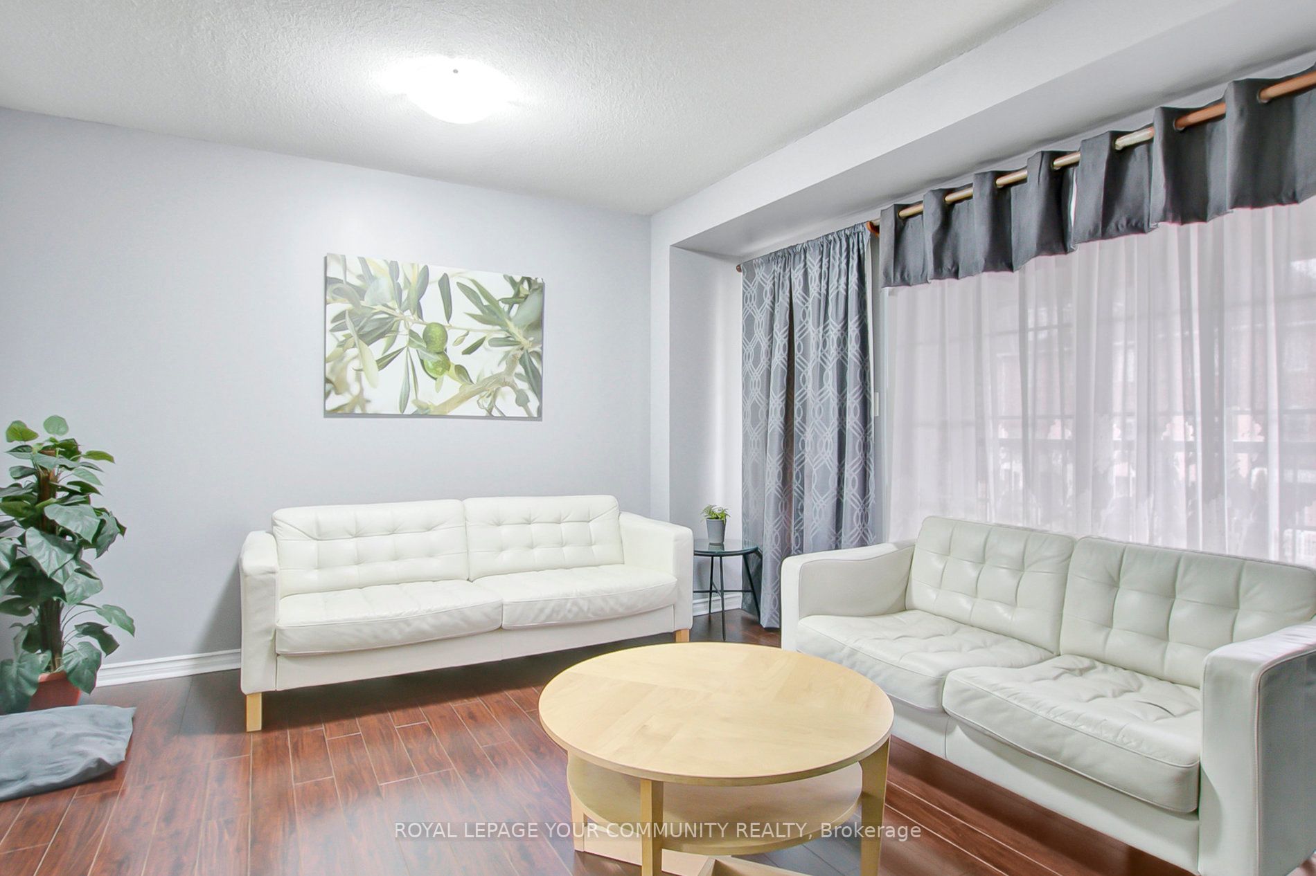 162 Bayly Street W