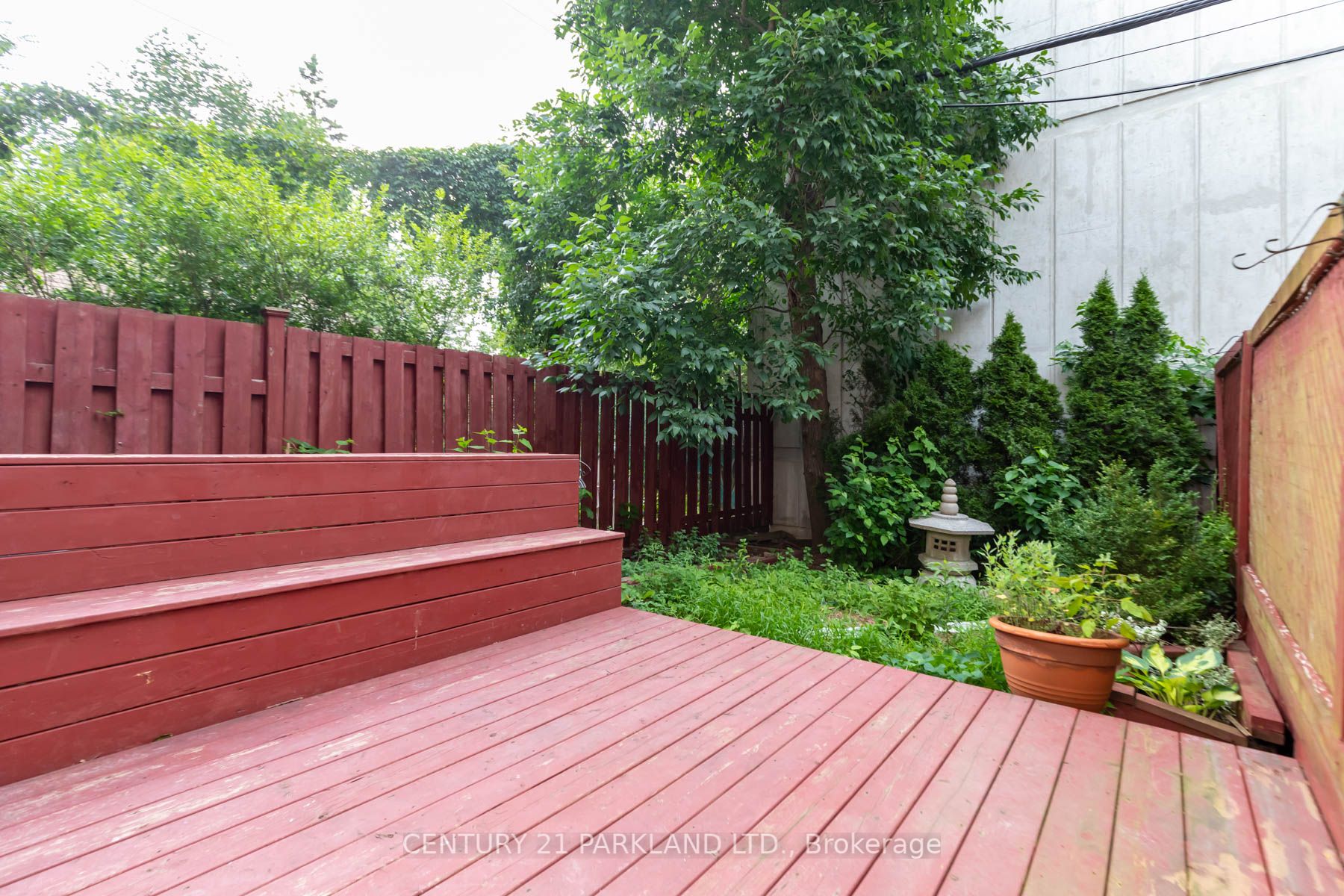 315 Rhodes Ave