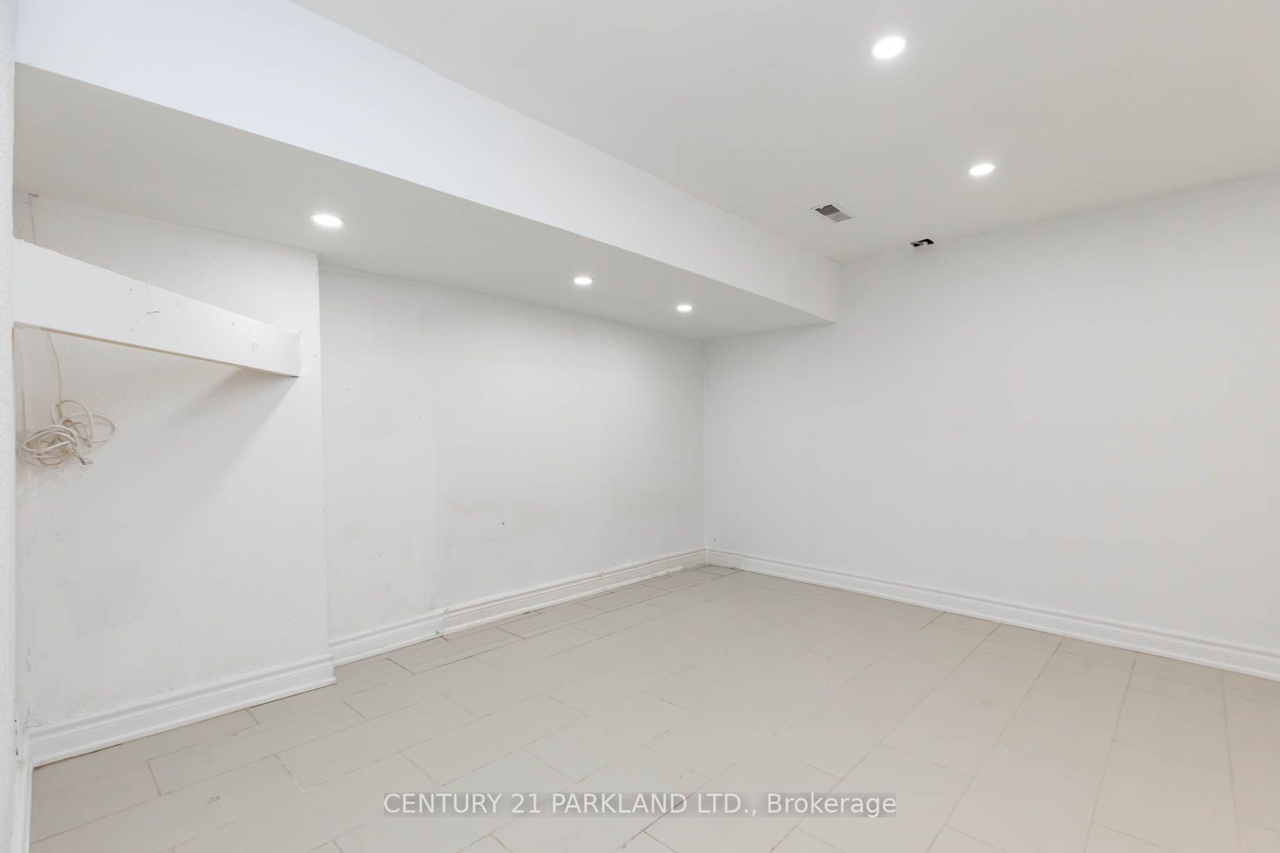 315 Rhodes Ave