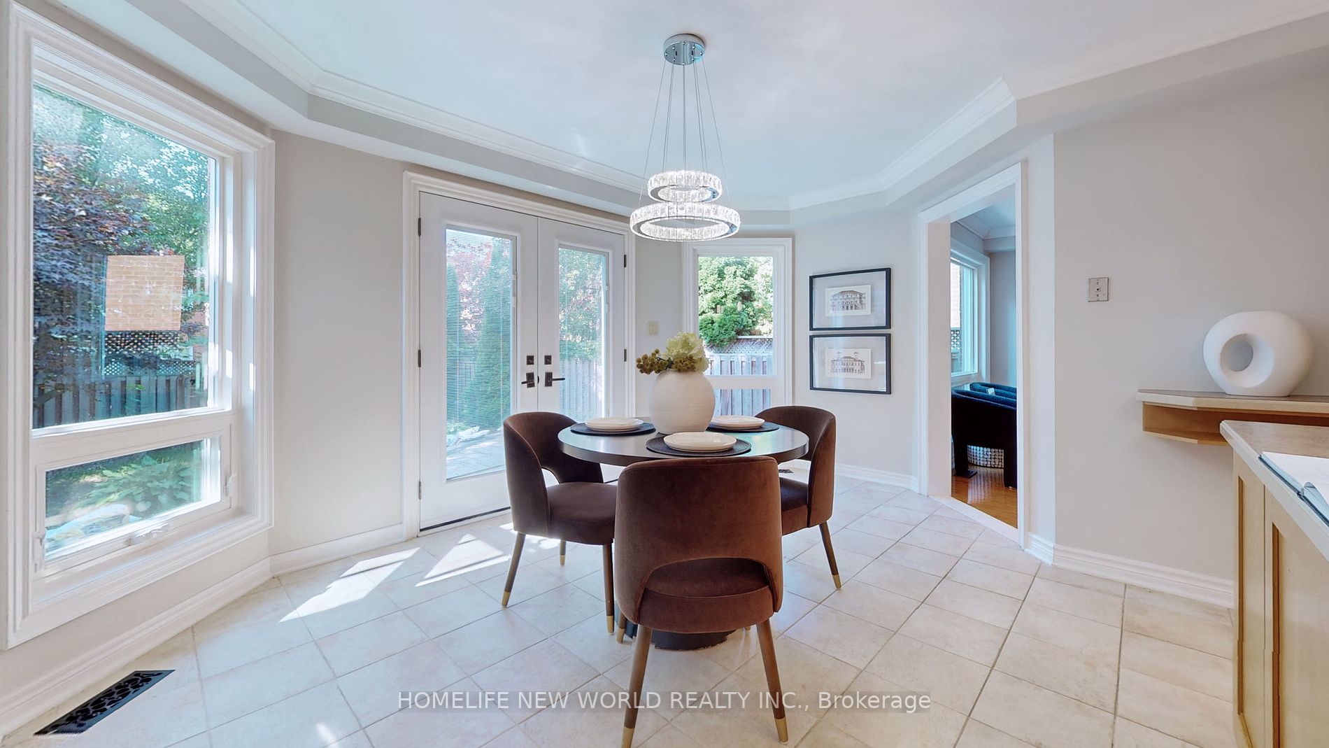 883 Darwin Dr